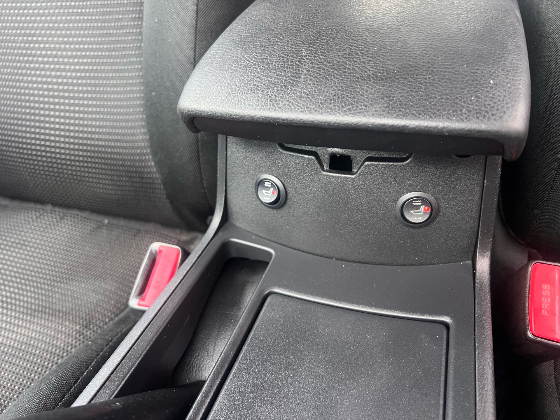 /autocainc/2013-Mazda-Mazda3-0032229394483398455.jpg