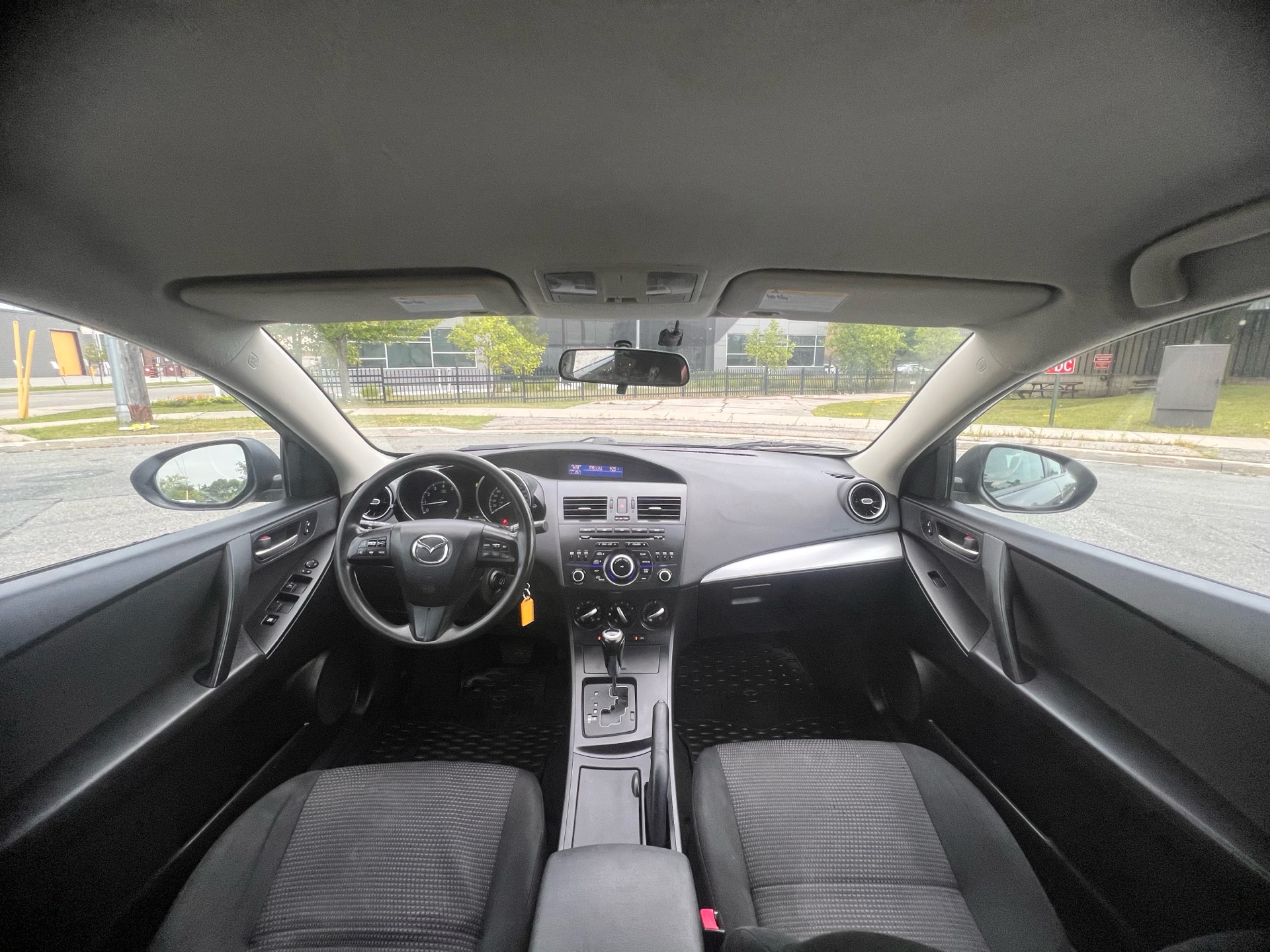 /autocainc/2013-Mazda-Mazda3-07736226151538772.jpg
