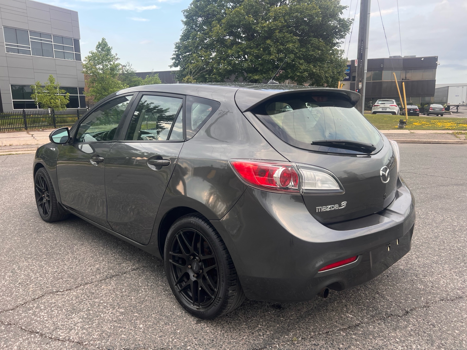 /autocainc/2013-Mazda-Mazda3-10178810857907838.jpg