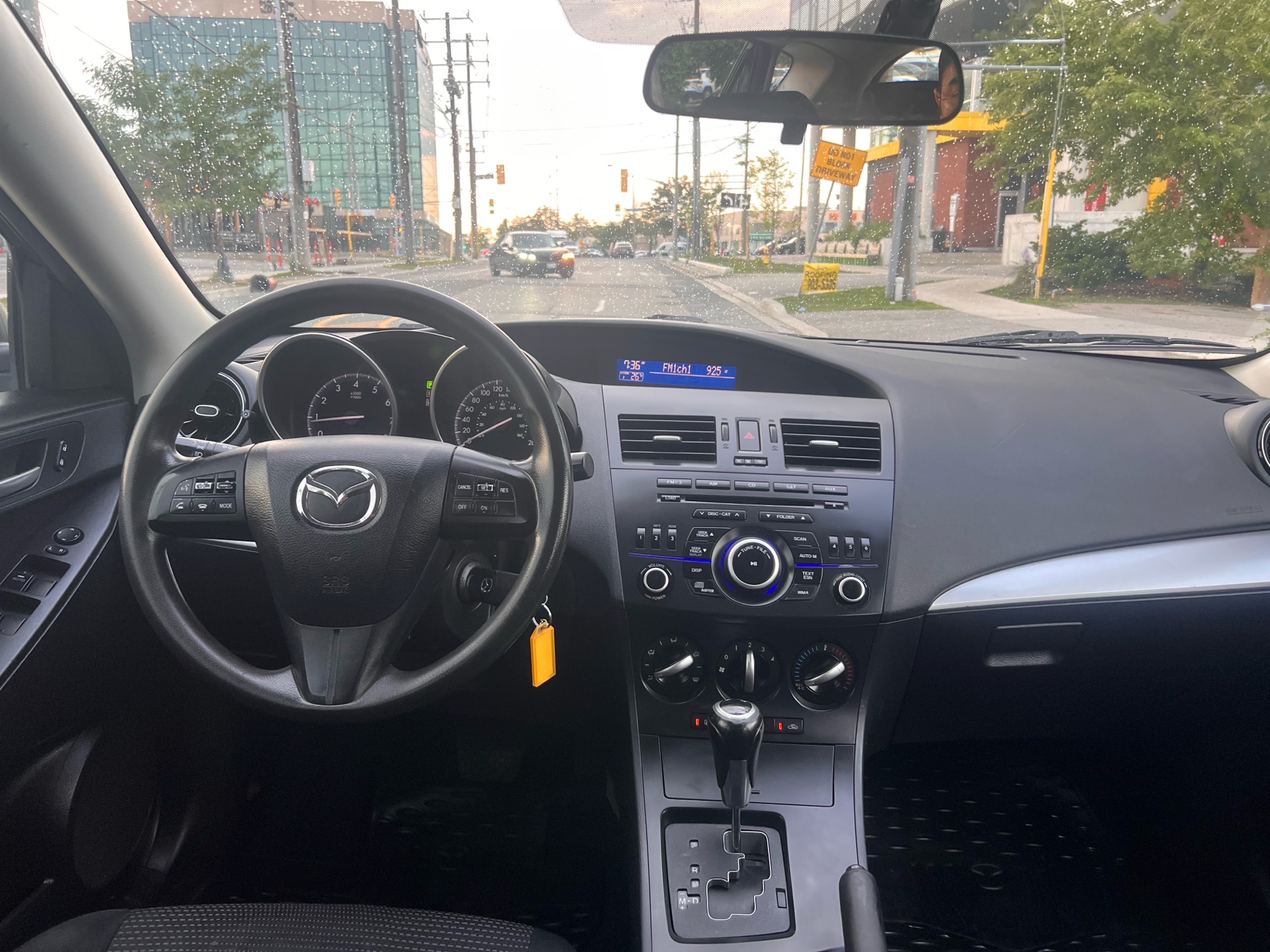 /autocainc/2013-Mazda-Mazda3-13575478461190382.jpg