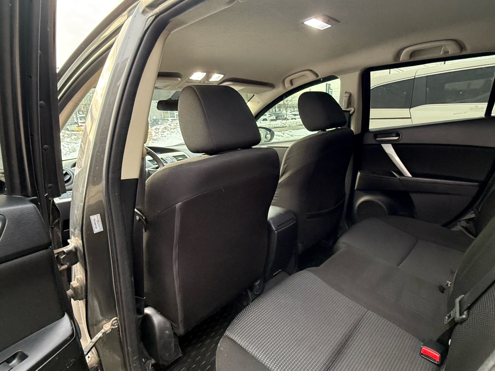 /autocainc/2013-Mazda-Mazda3-16699966393272958.jpg