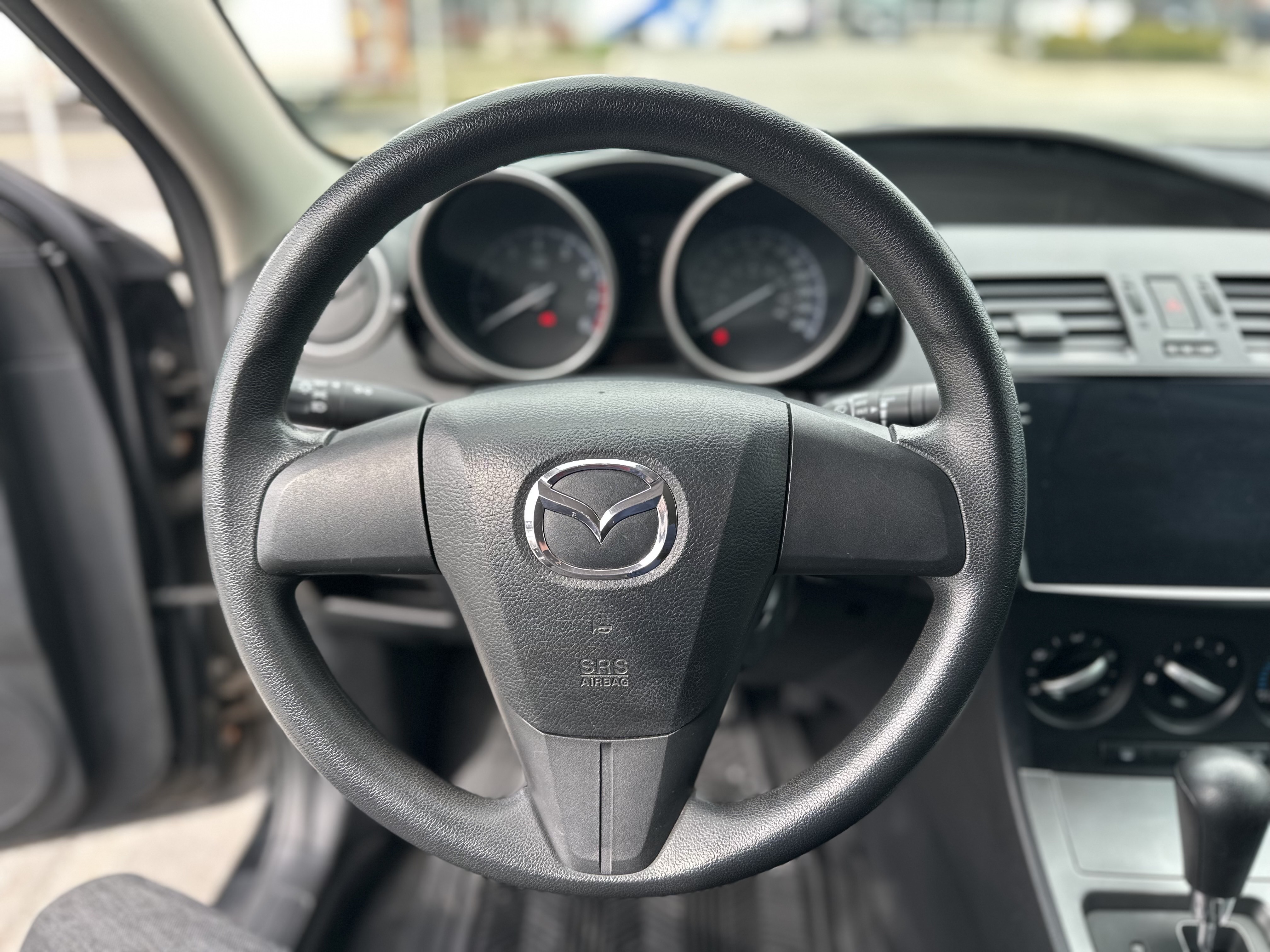 /autocainc/2013-Mazda-Mazda3-19892927629620272.jpg