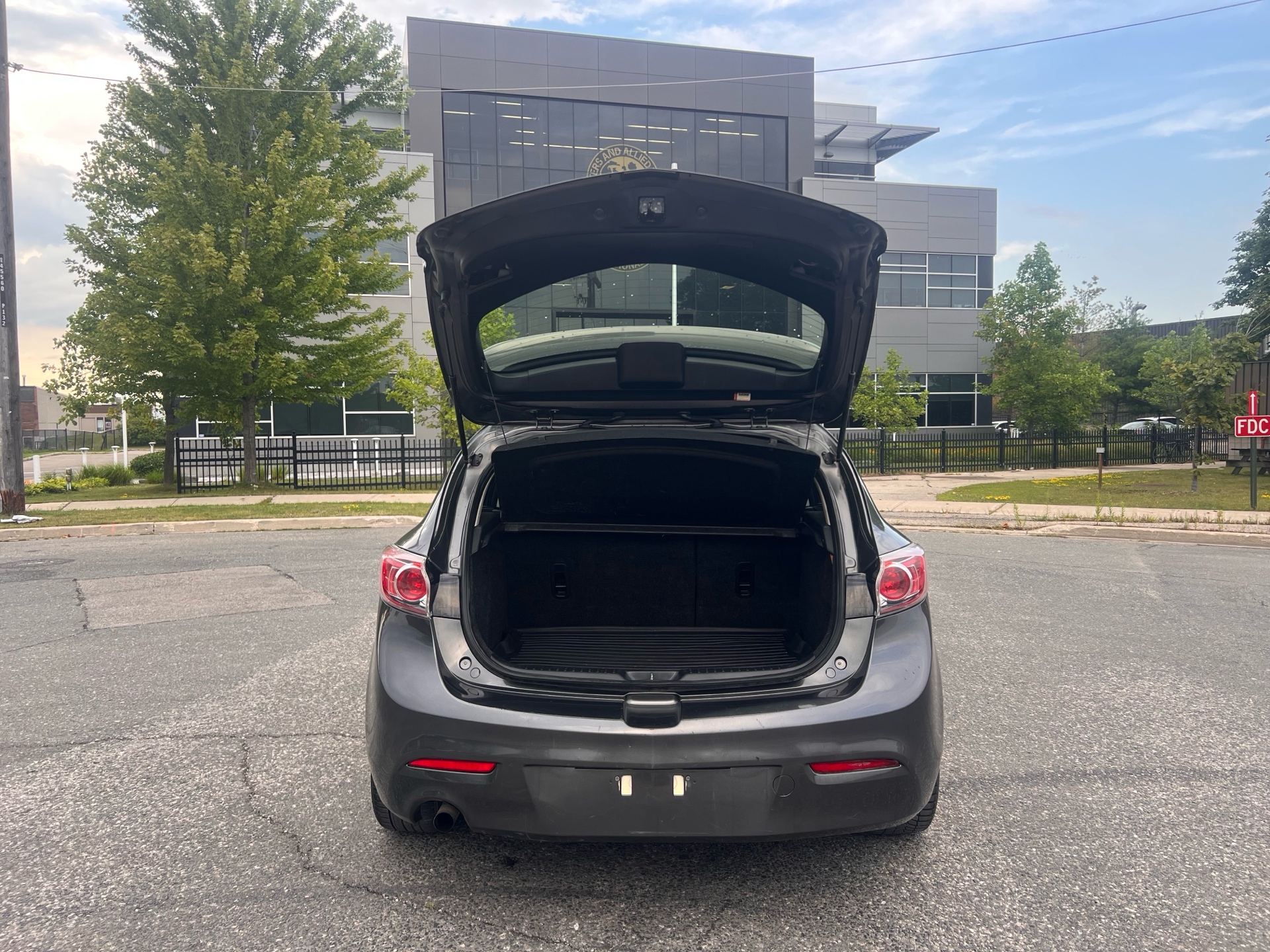 /autocainc/2013-Mazda-Mazda3-2222515388811852.jpg