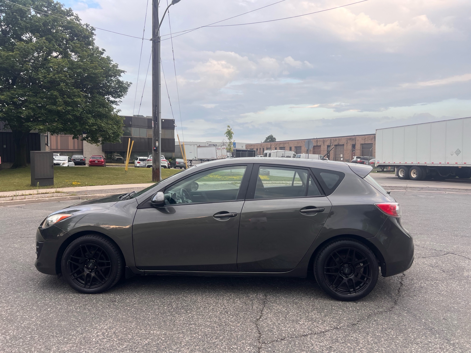 /autocainc/2013-Mazda-Mazda3-32794886009459634.jpg