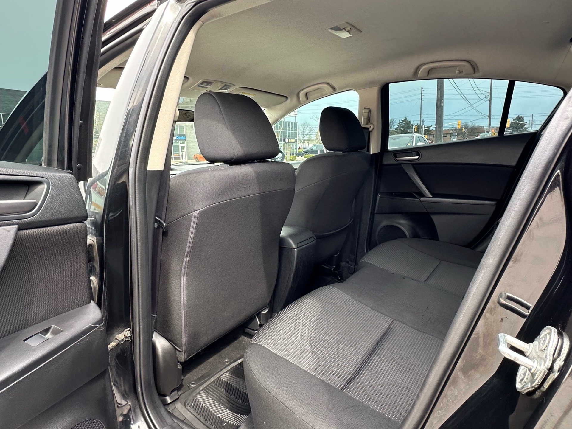 /autocainc/2013-Mazda-Mazda3-34988022904200133.jpg