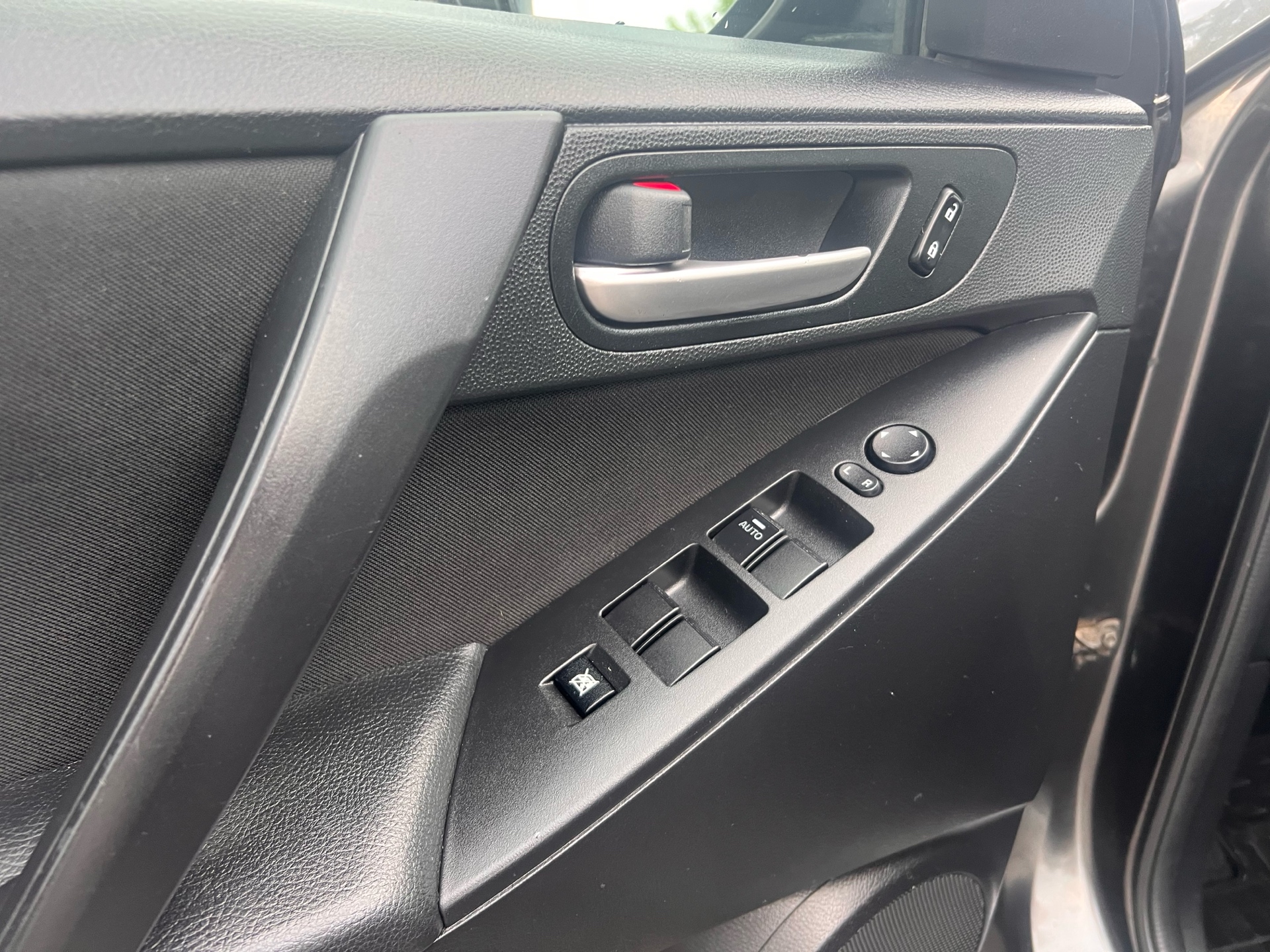 /autocainc/2013-Mazda-Mazda3-35292556477792036.jpg