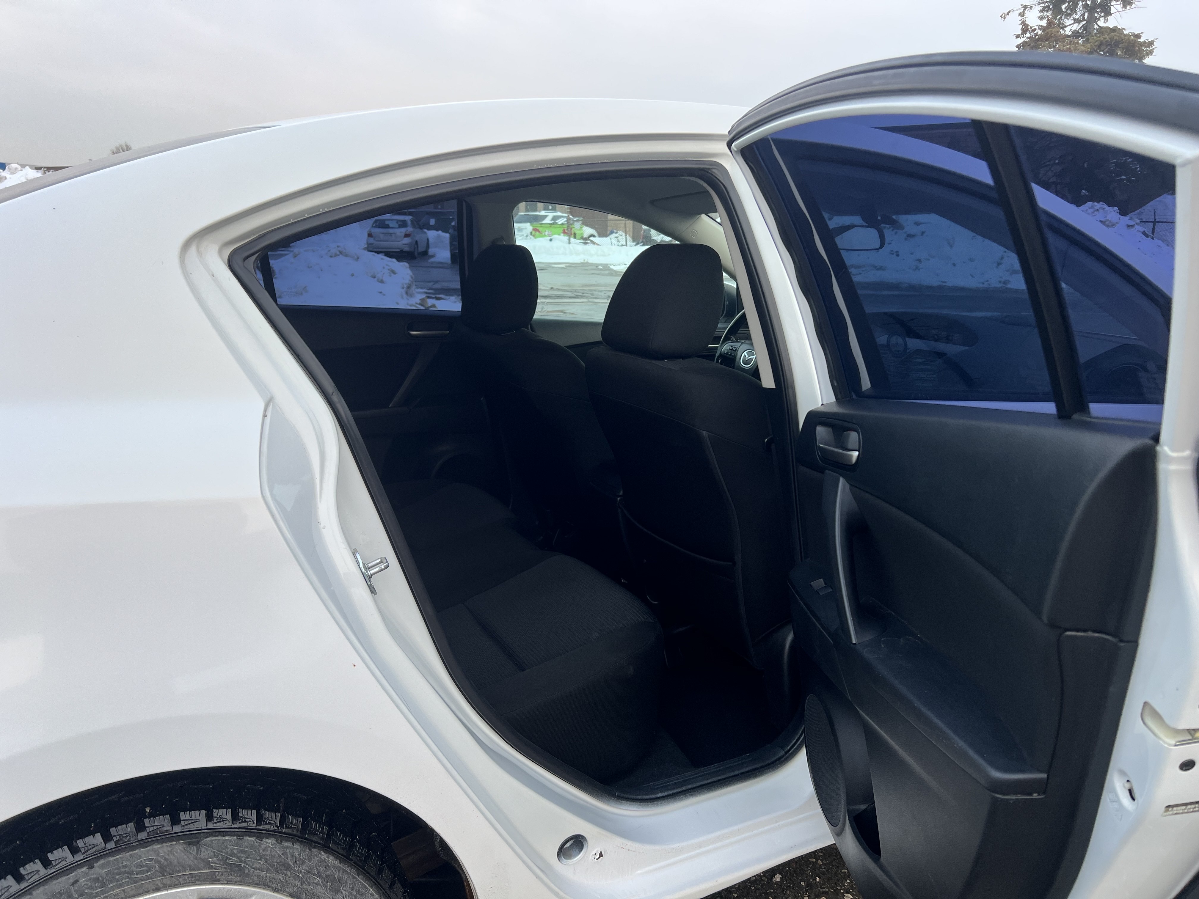 /autocainc/2013-Mazda-Mazda3-5614032214614306.jpg