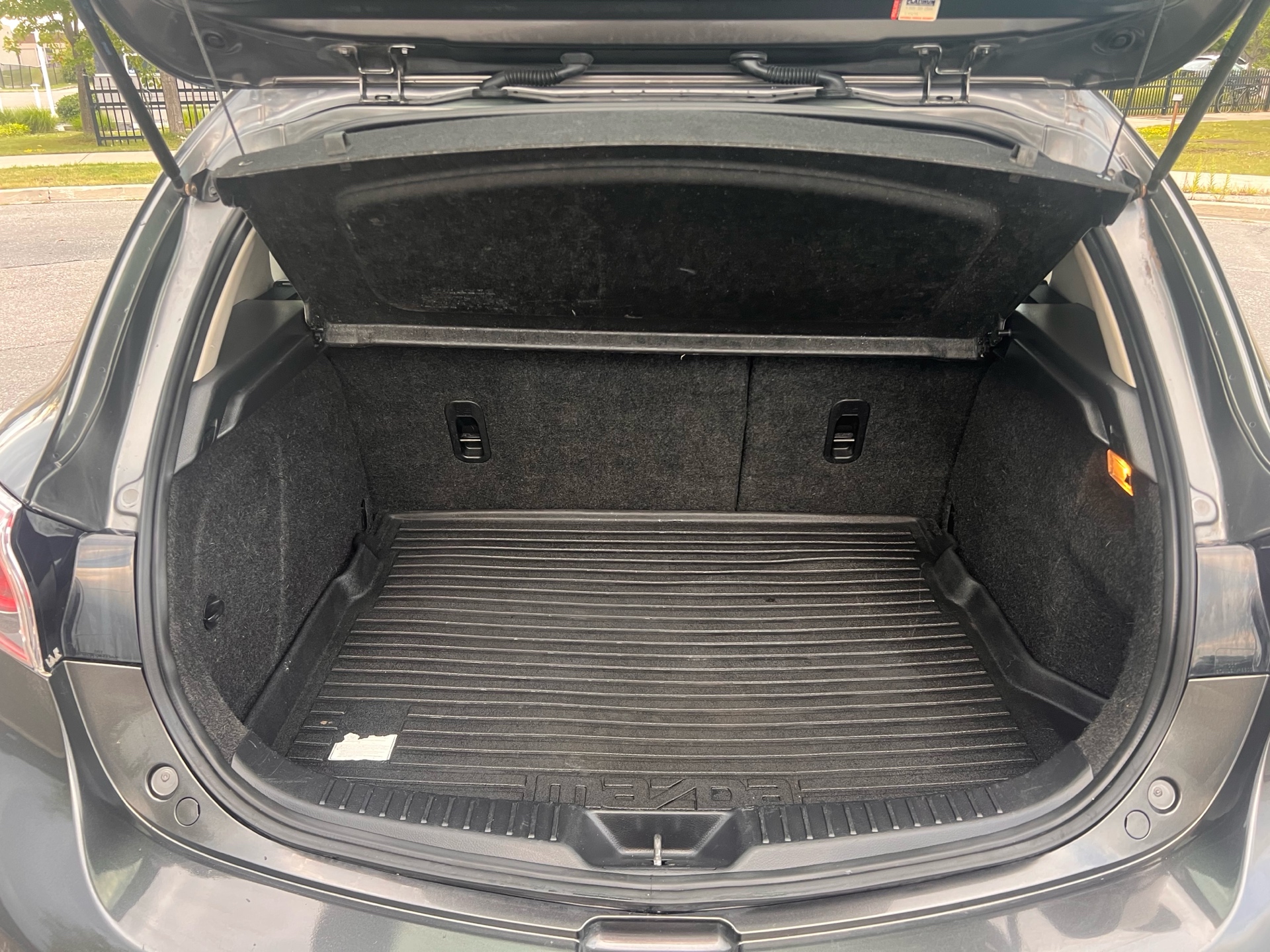 /autocainc/2013-Mazda-Mazda3-5779248930633911.jpg