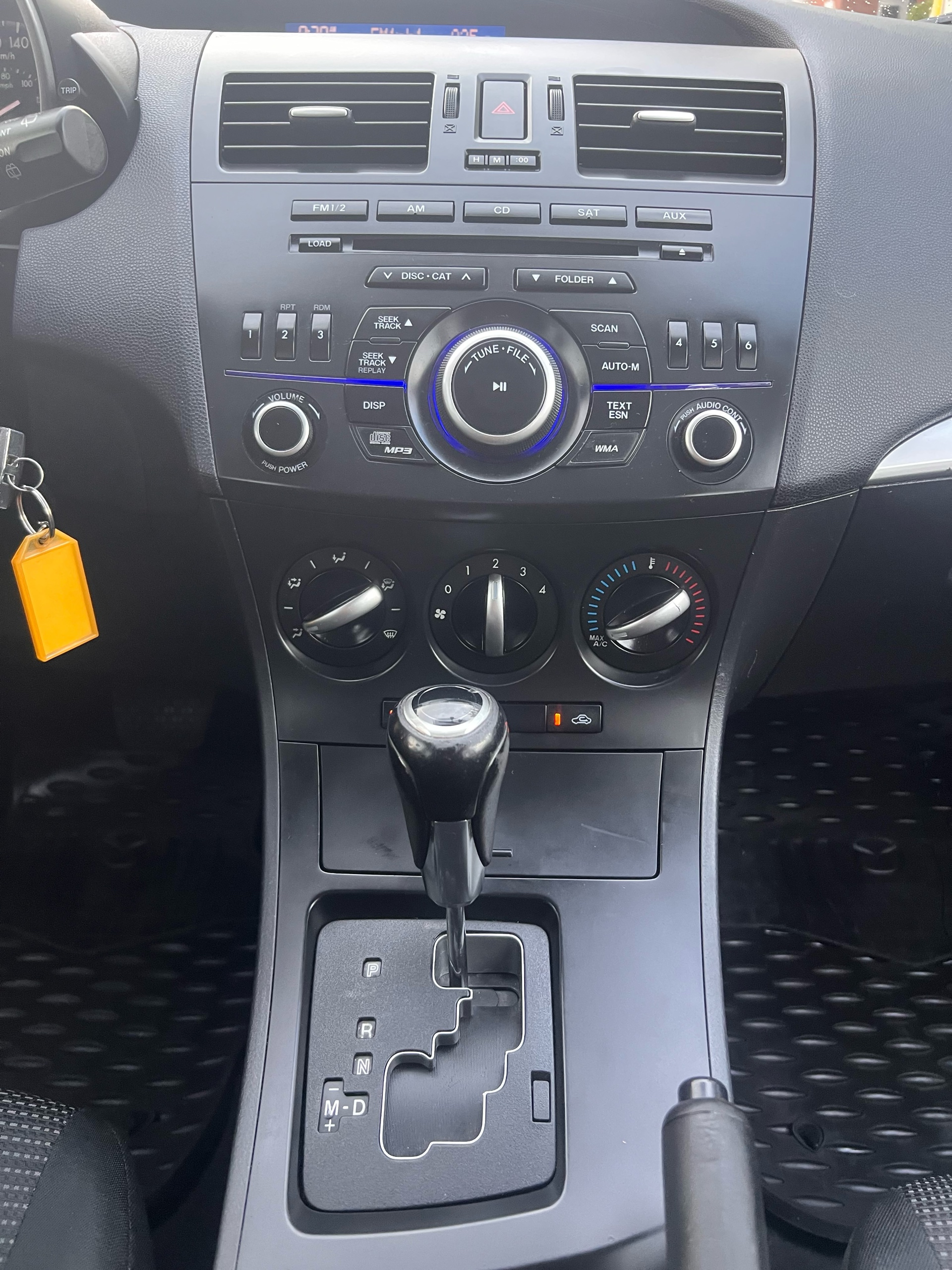 /autocainc/2013-Mazda-Mazda3-8362770351956239.jpg