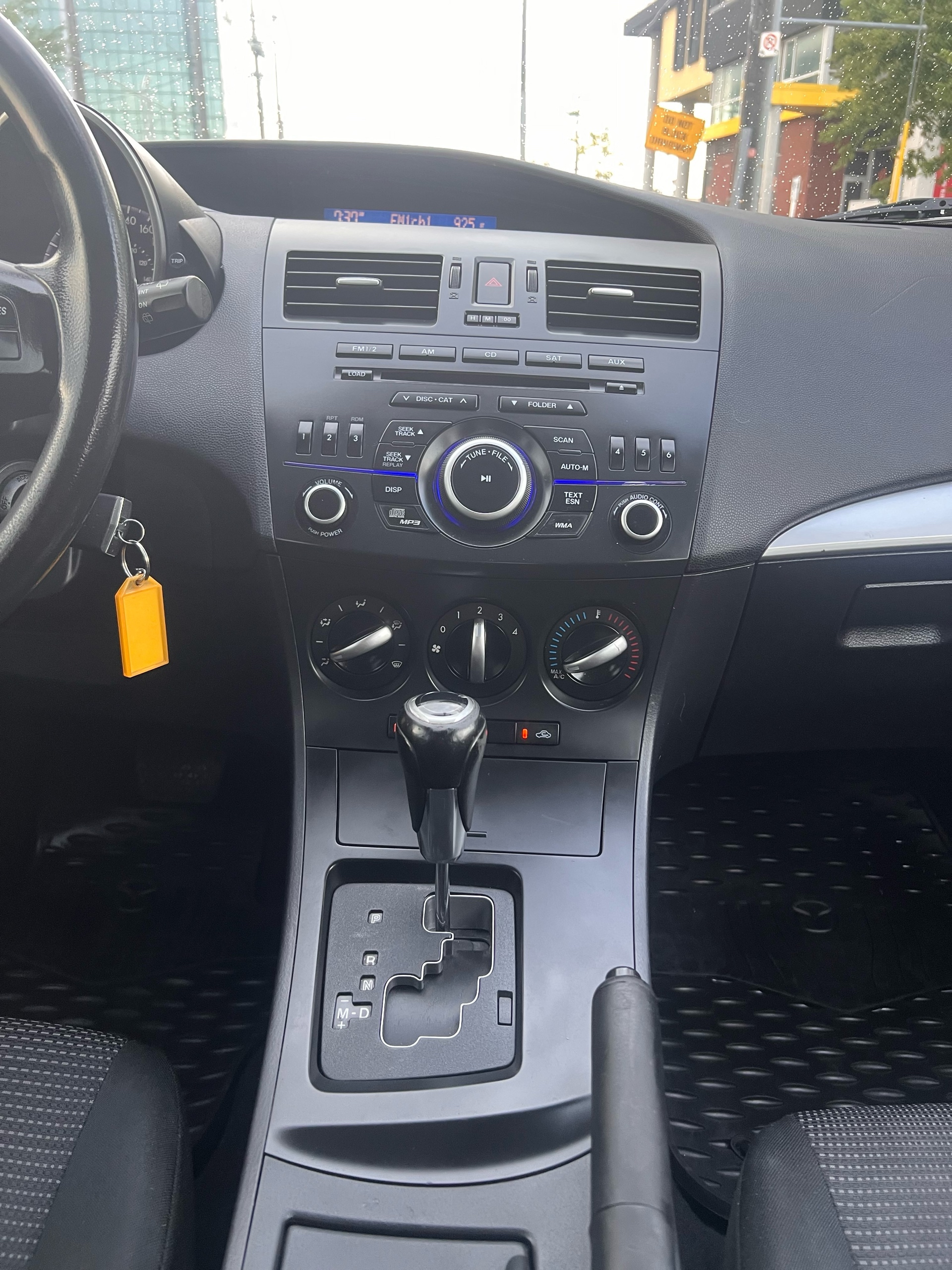/autocainc/2013-Mazda-Mazda3-9541486914986574.jpg