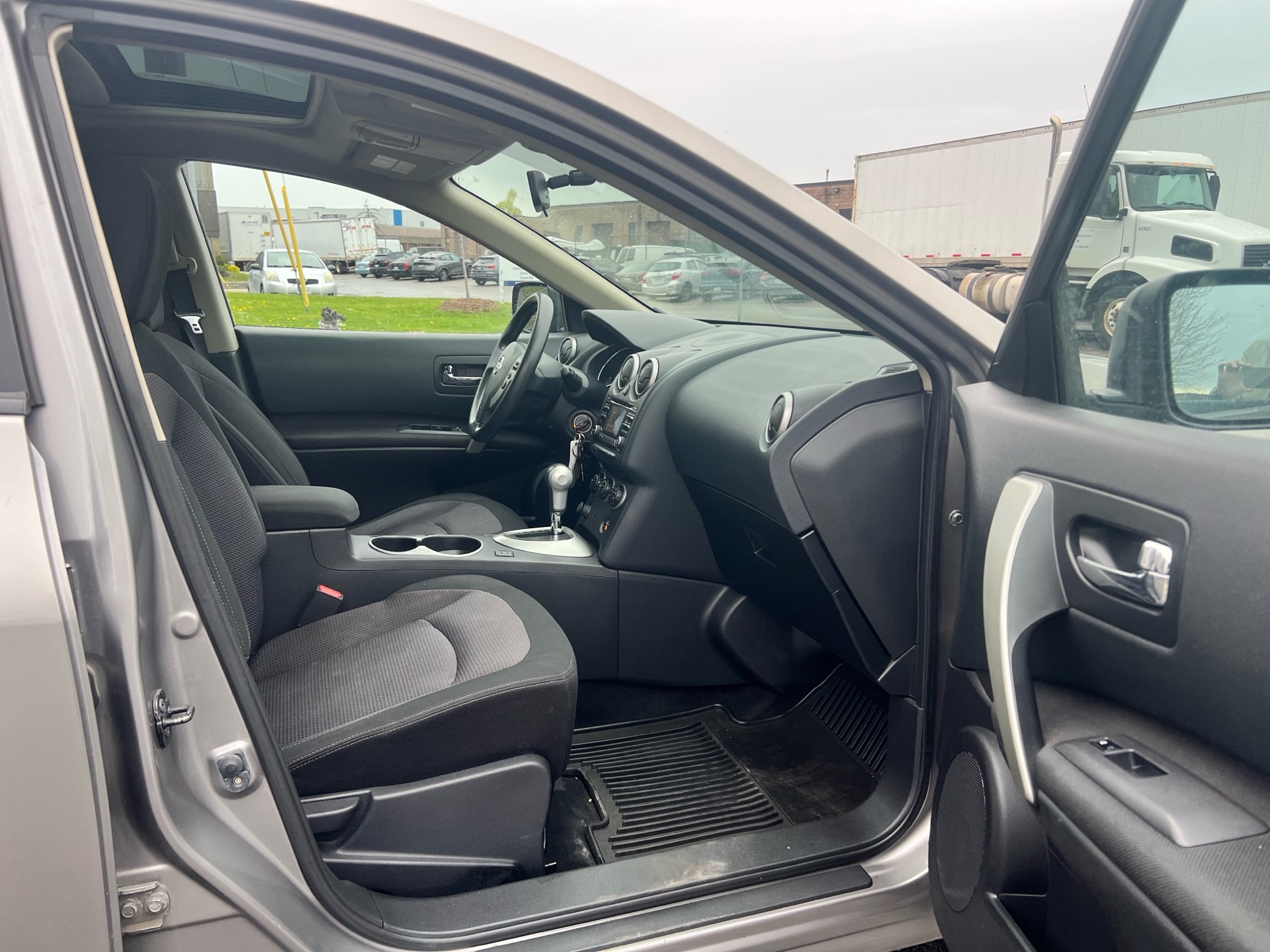 /autocainc/2013-Nissan-Rogue-19453433343710702.jpg