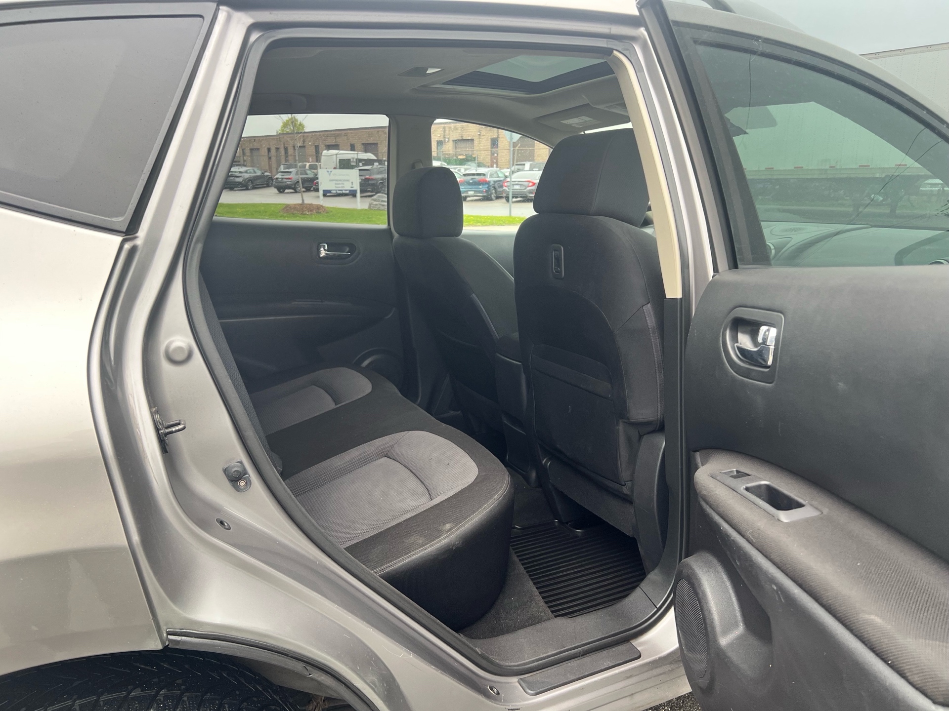 /autocainc/2013-Nissan-Rogue-23120921037724718.jpg