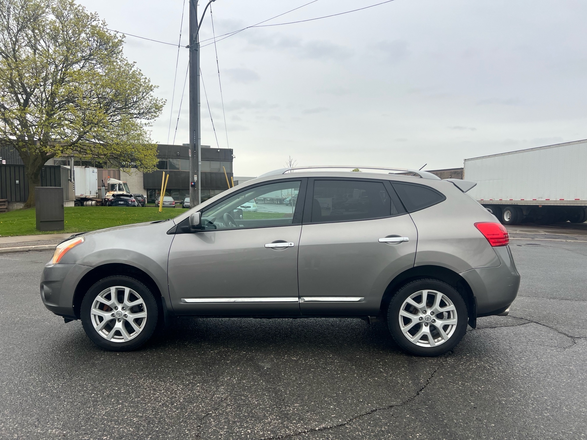 /autocainc/2013-Nissan-Rogue-8676733630087428.jpg