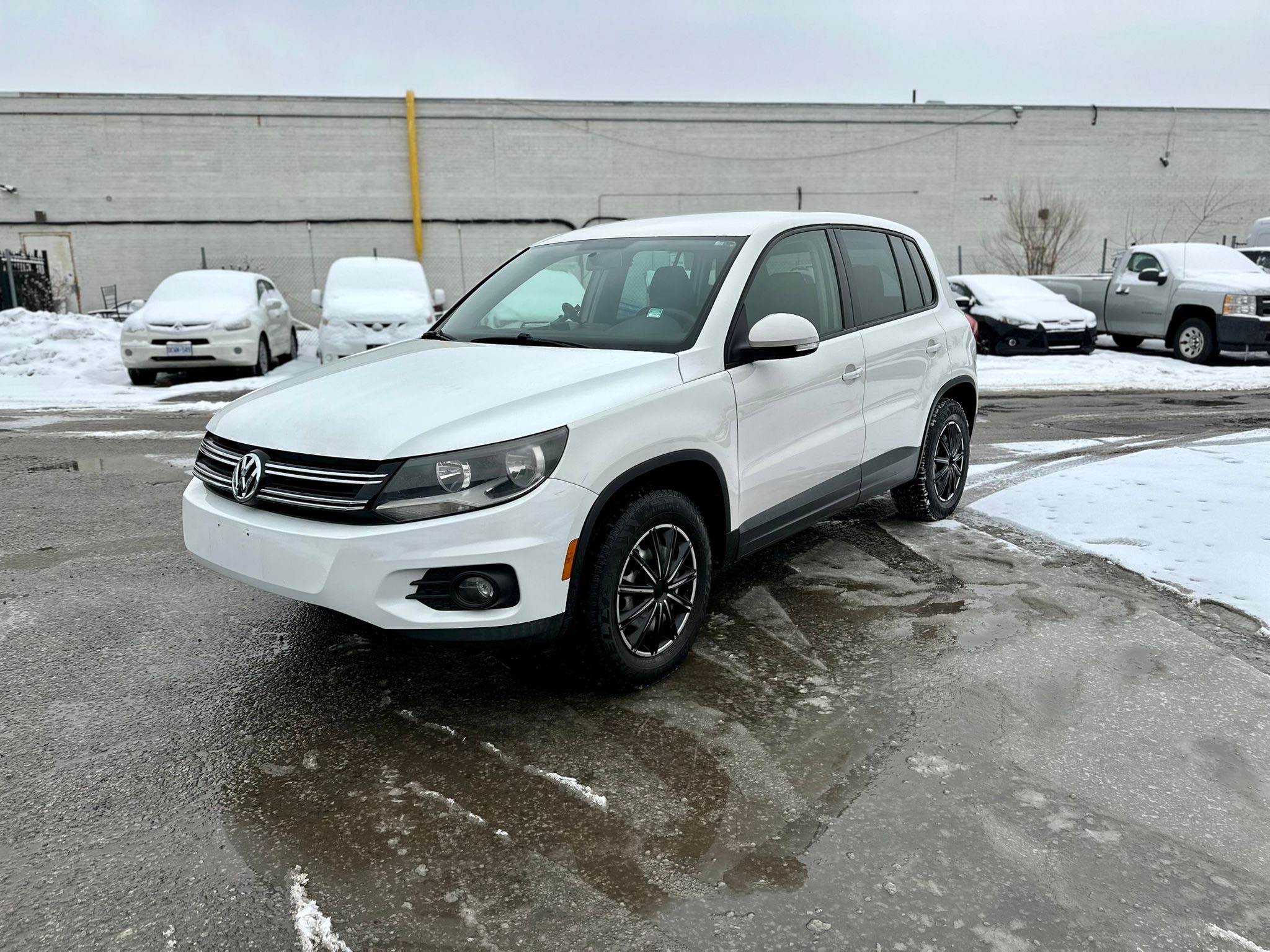 /autocainc/2013-Volkswagen-Tiguan-3539426444558518.jpg