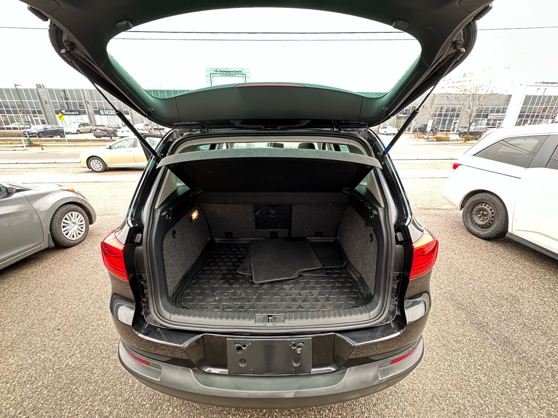 /autocainc/2013-Volkswagen-Tiguan-6175571720599102.jpg