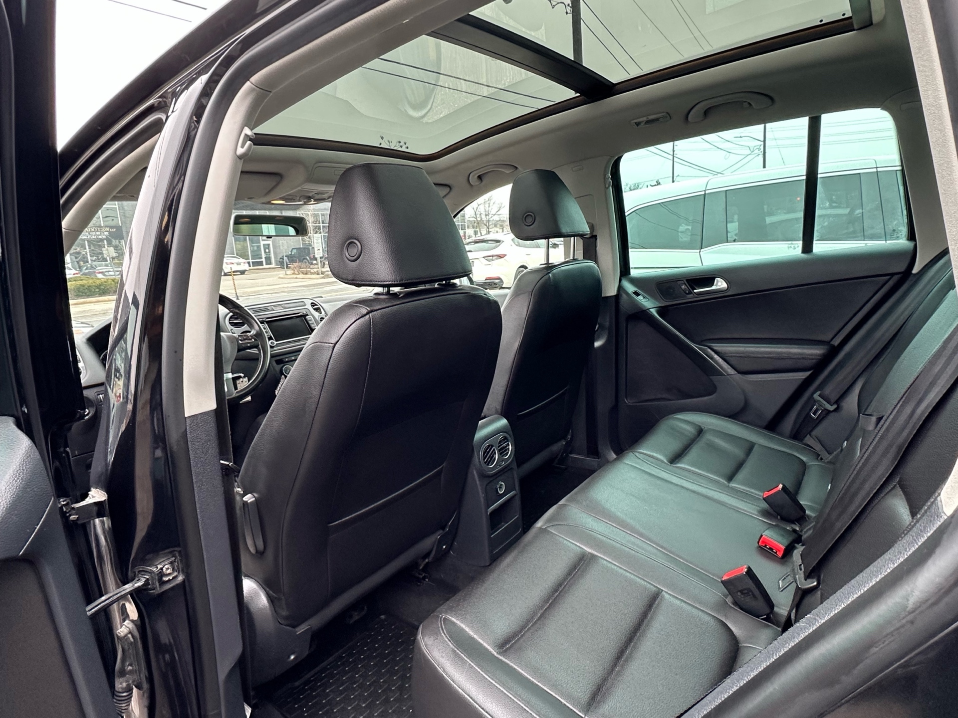 /autocainc/2013-Volkswagen-Tiguan-7439757700643355.jpg