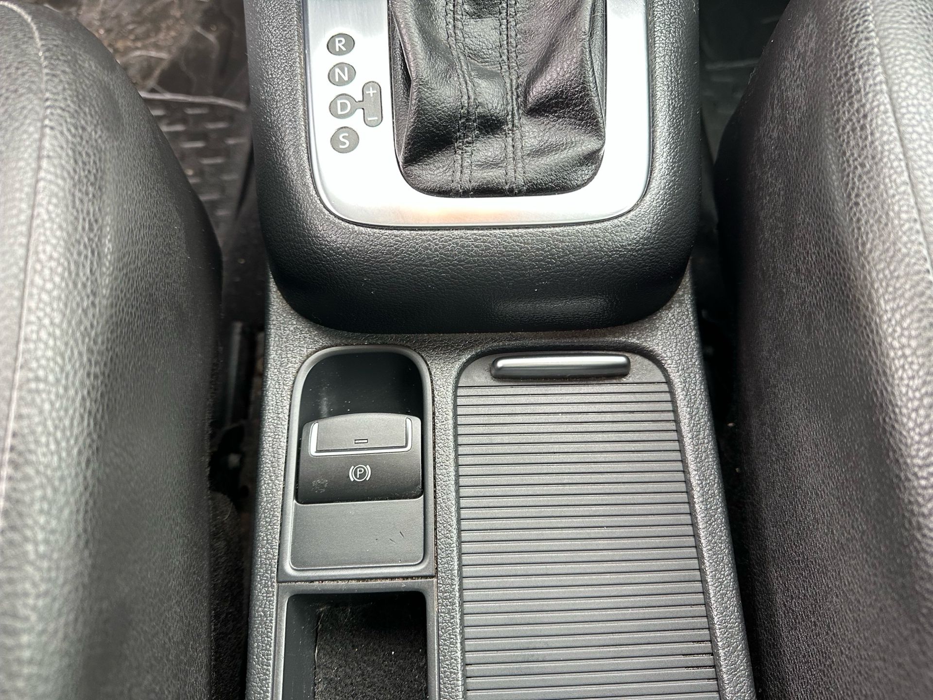 /autocainc/2013-Volkswagen-Tiguan-8616748739793523.jpg