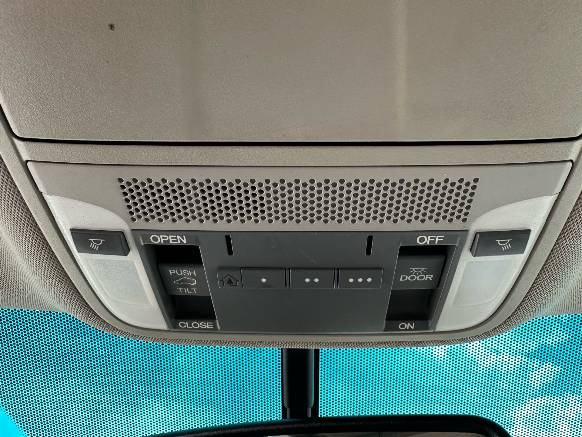 /autocainc/2014-Acura-RDX-09656959202463278.jpg