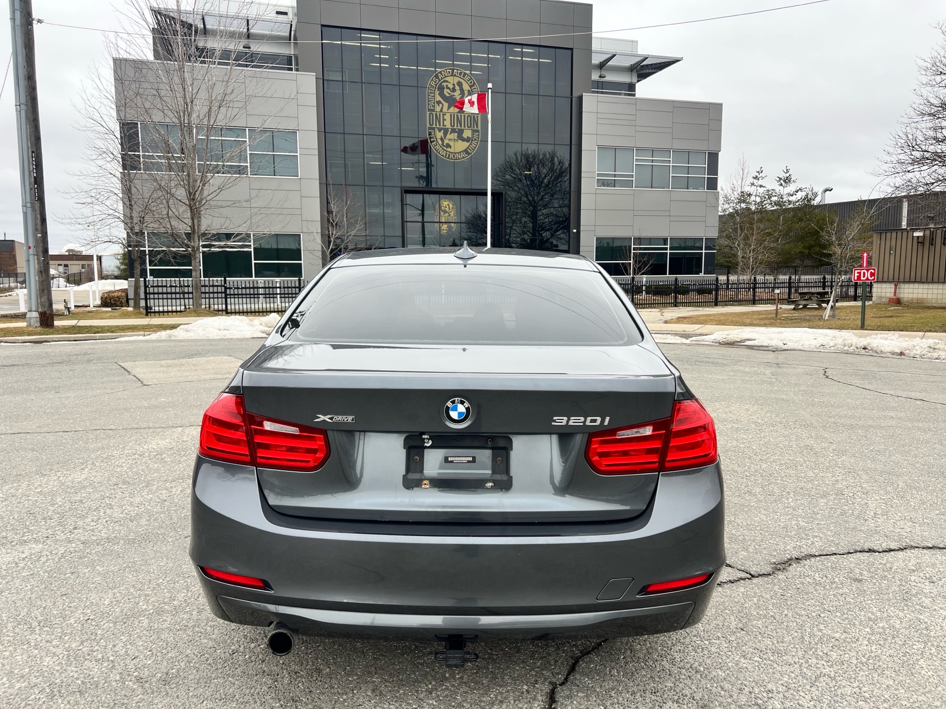 /autocainc/2014-BMW-3-Series-11788210515938857.jpg