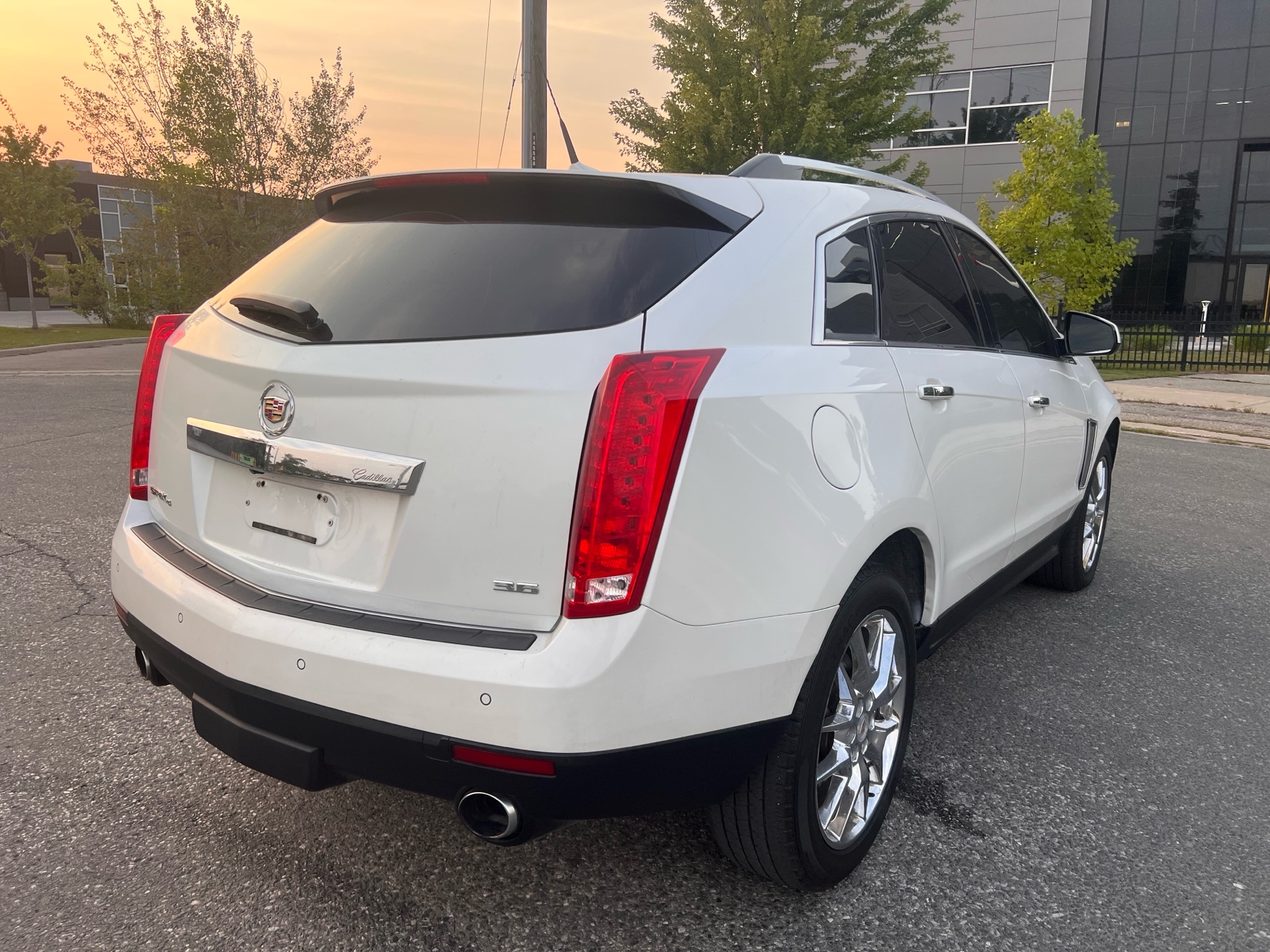 /autocainc/2014-Cadillac-SRX-19595104142925446.jpg