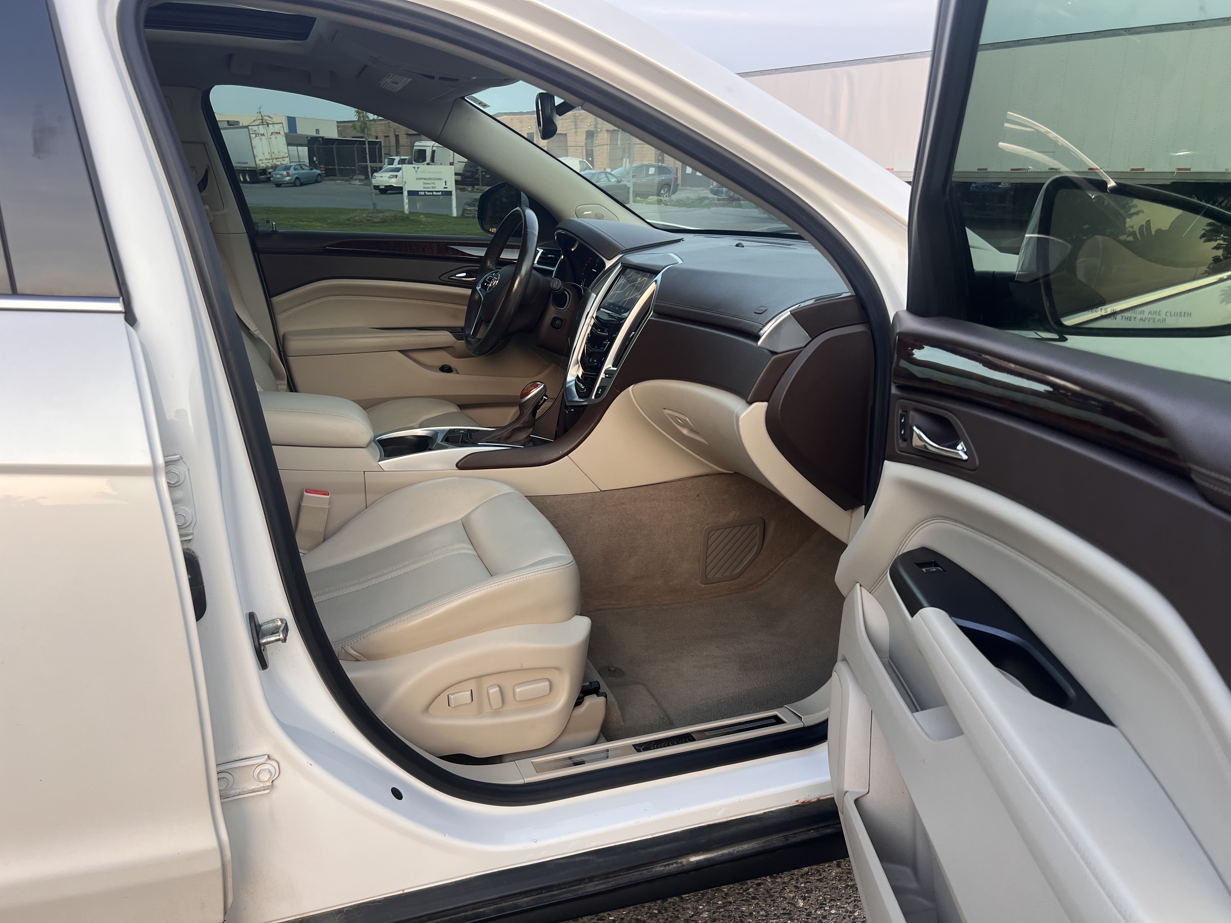 /autocainc/2014-Cadillac-SRX-5464749931363129.jpg