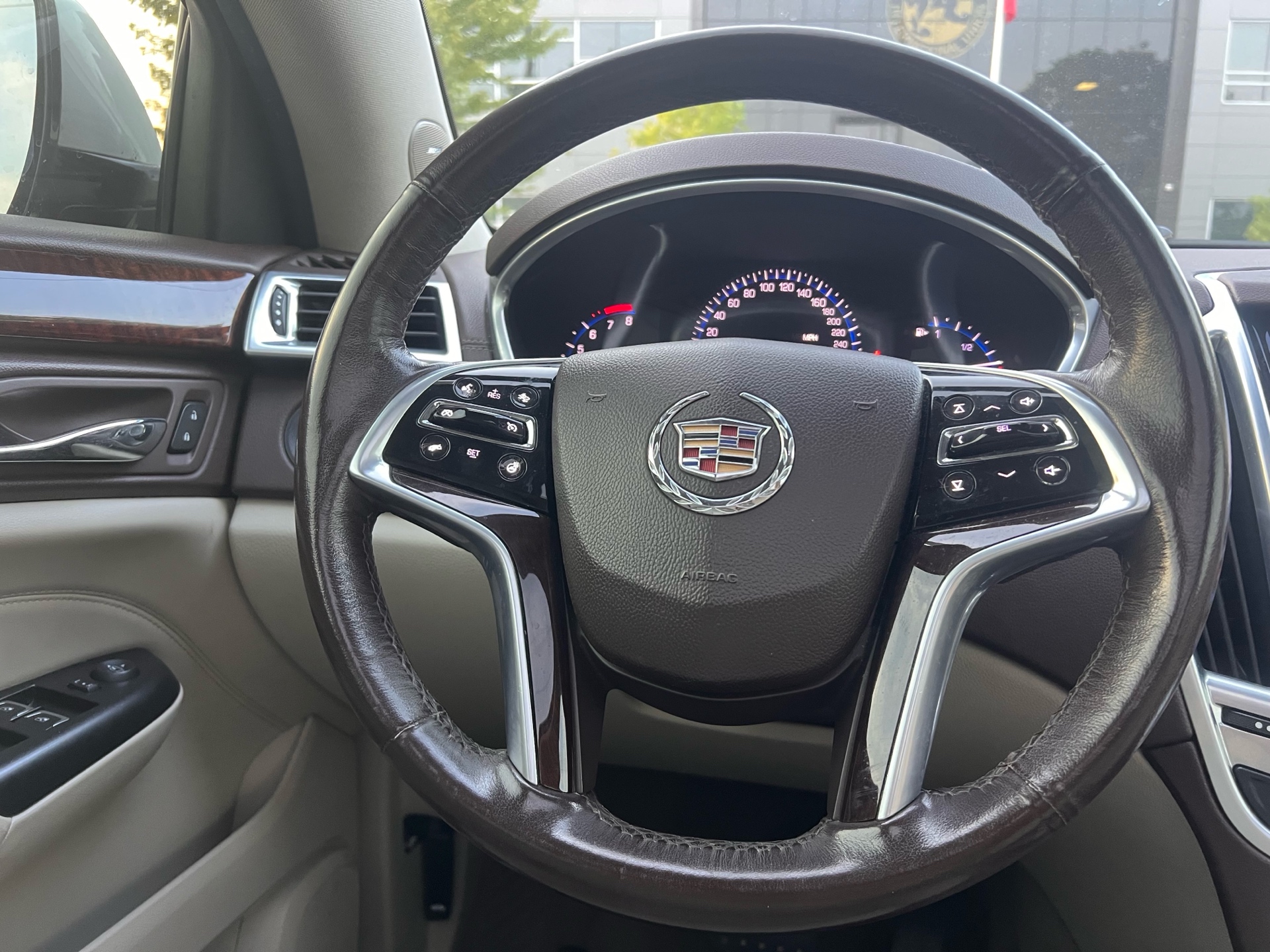 /autocainc/2014-Cadillac-SRX-7970728857631544.jpg