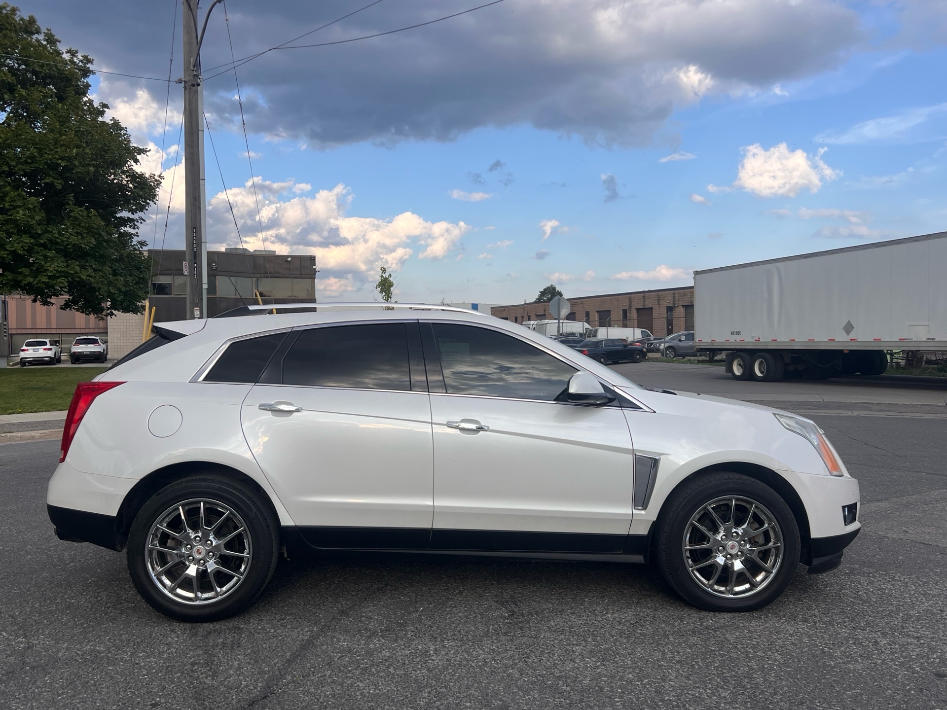 /autocainc/2014-Cadillac-SRX-8916905702553766.jpg