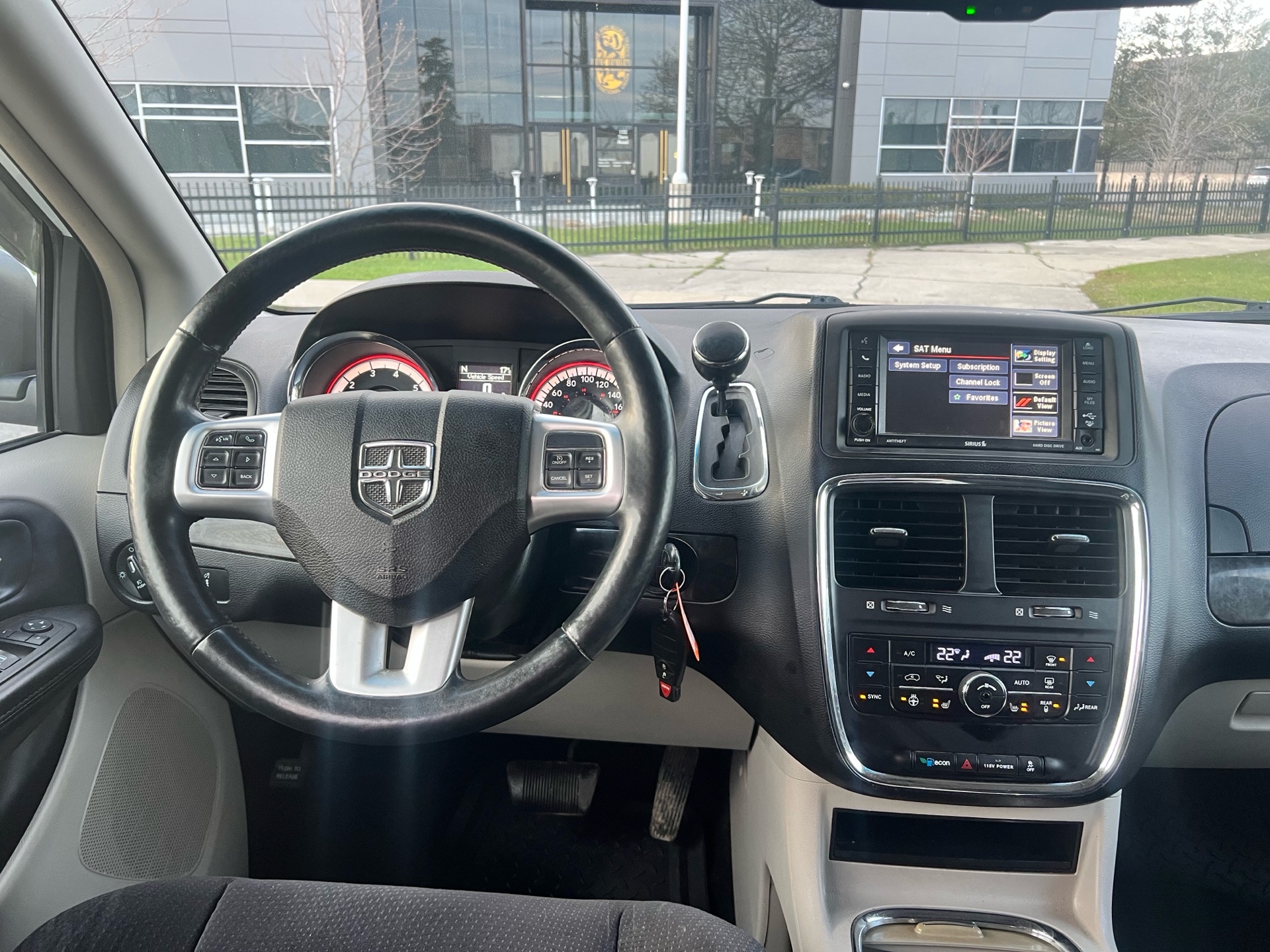 /autocainc/2014-Dodge-GrandCaravan-04103369961661141.jpg