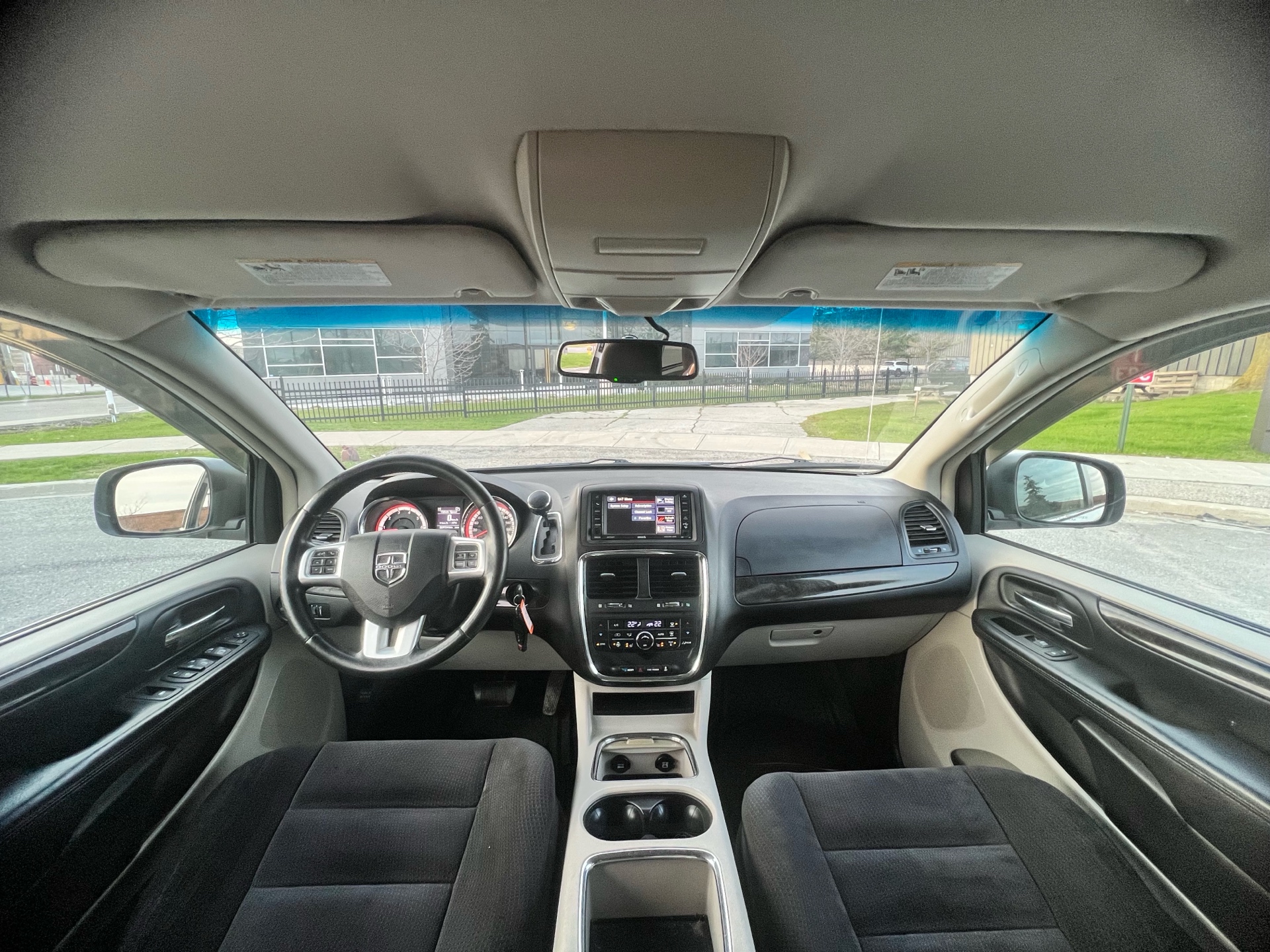 /autocainc/2014-Dodge-GrandCaravan-08083708264594835.jpg