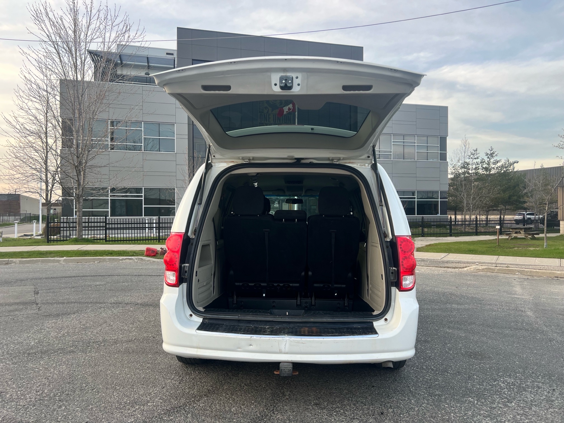 /autocainc/2014-Dodge-GrandCaravan-8562212742466571.jpg