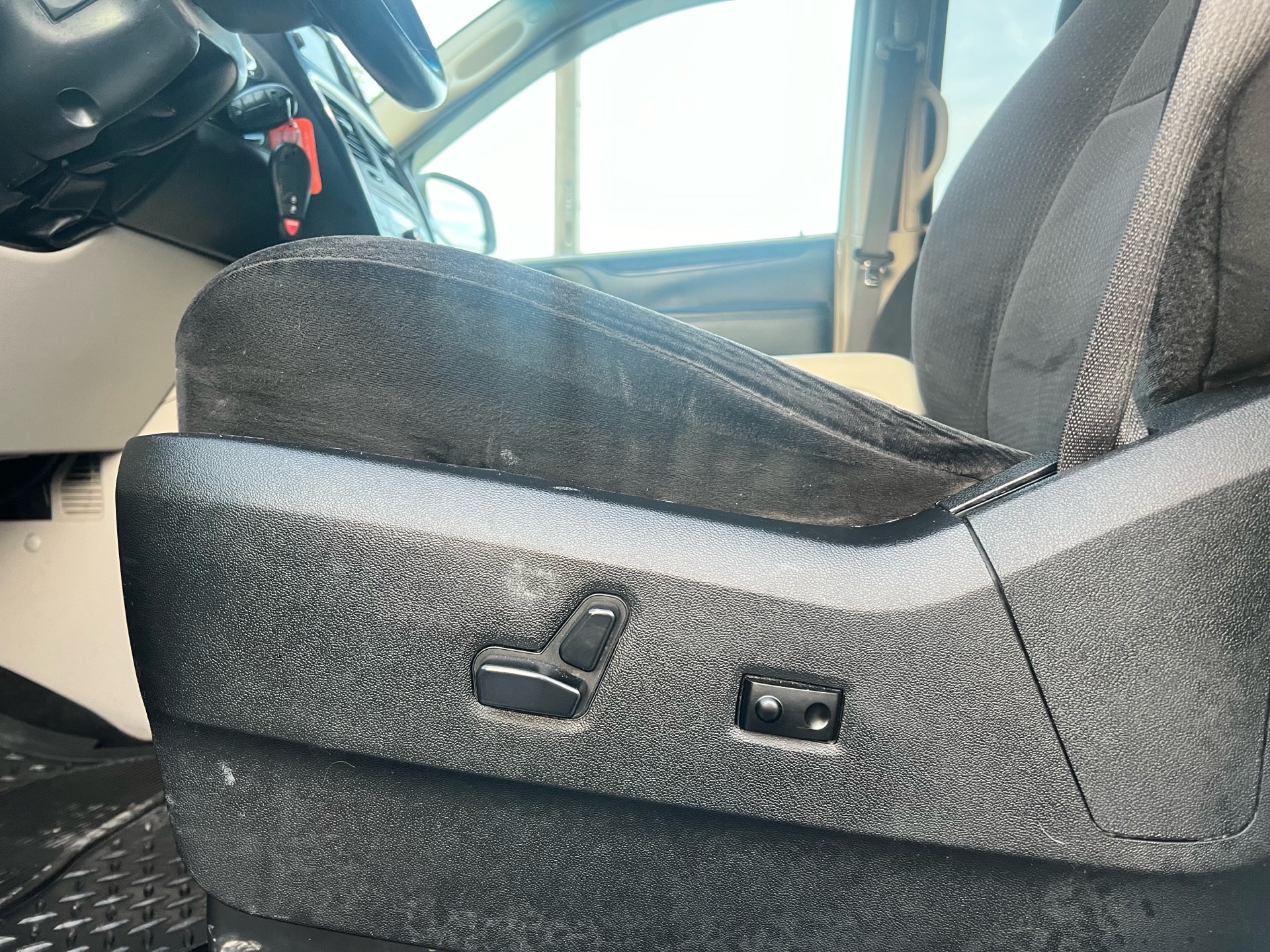 /autocainc/2014-Dodge-GrandCaravan-9133495343902465.jpg