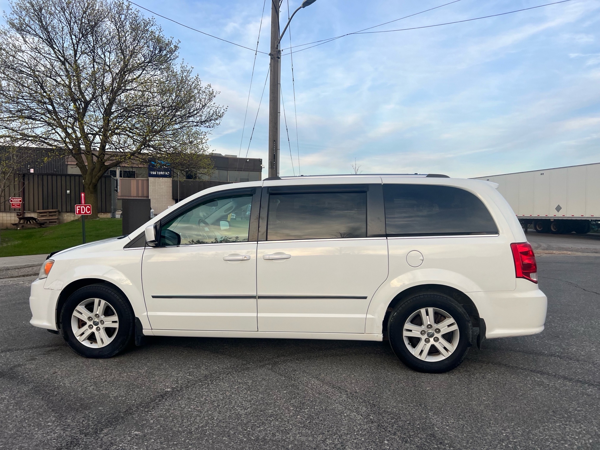 /autocainc/2014-Dodge-GrandCaravan-9627920765313092.jpg