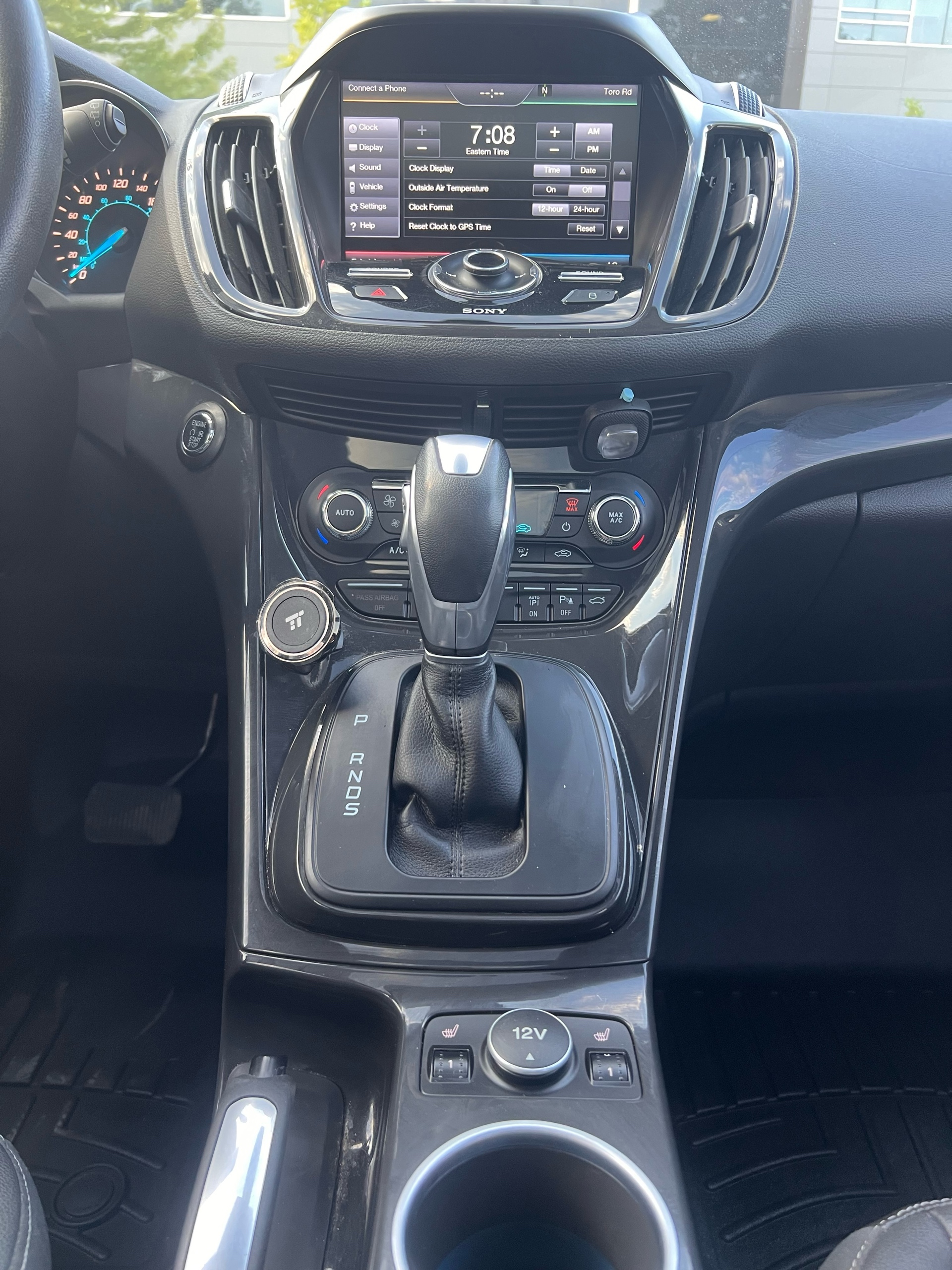 /autocainc/2014-Ford-Escape-17061460173487308.jpg