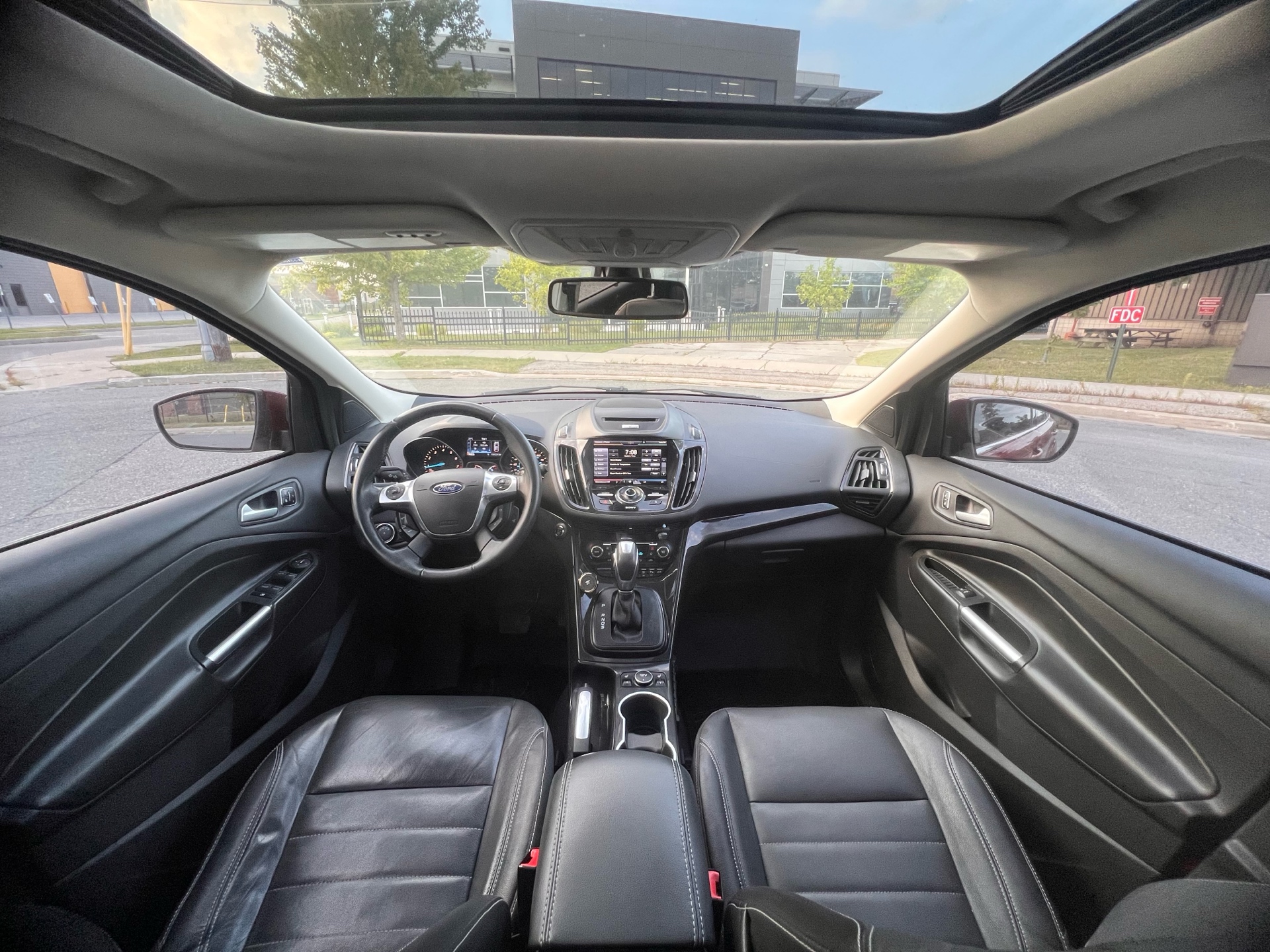 /autocainc/2014-Ford-Escape-458047916720705.jpg