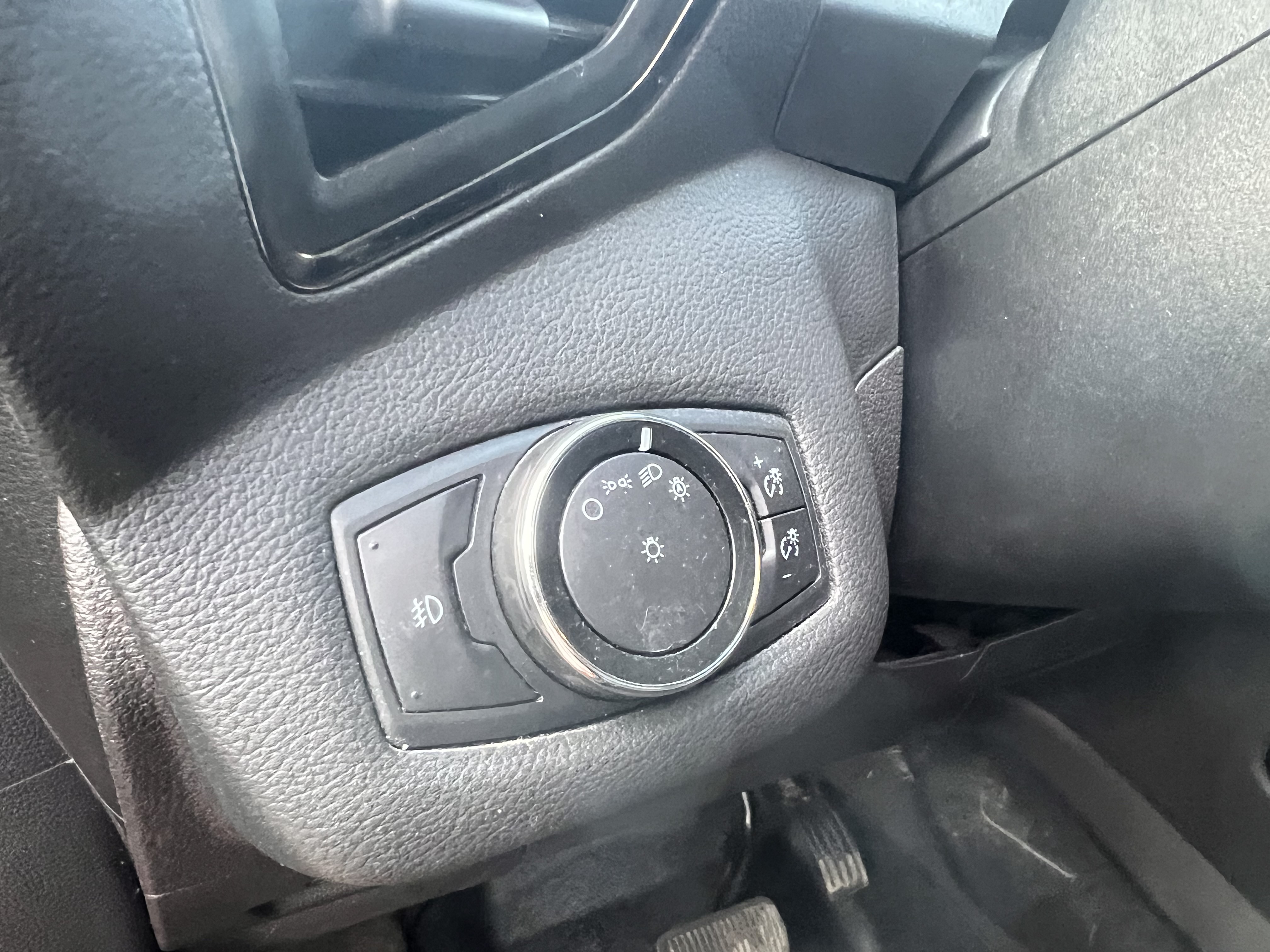 /autocainc/2014-Ford-Escape-47962081063356155.jpg
