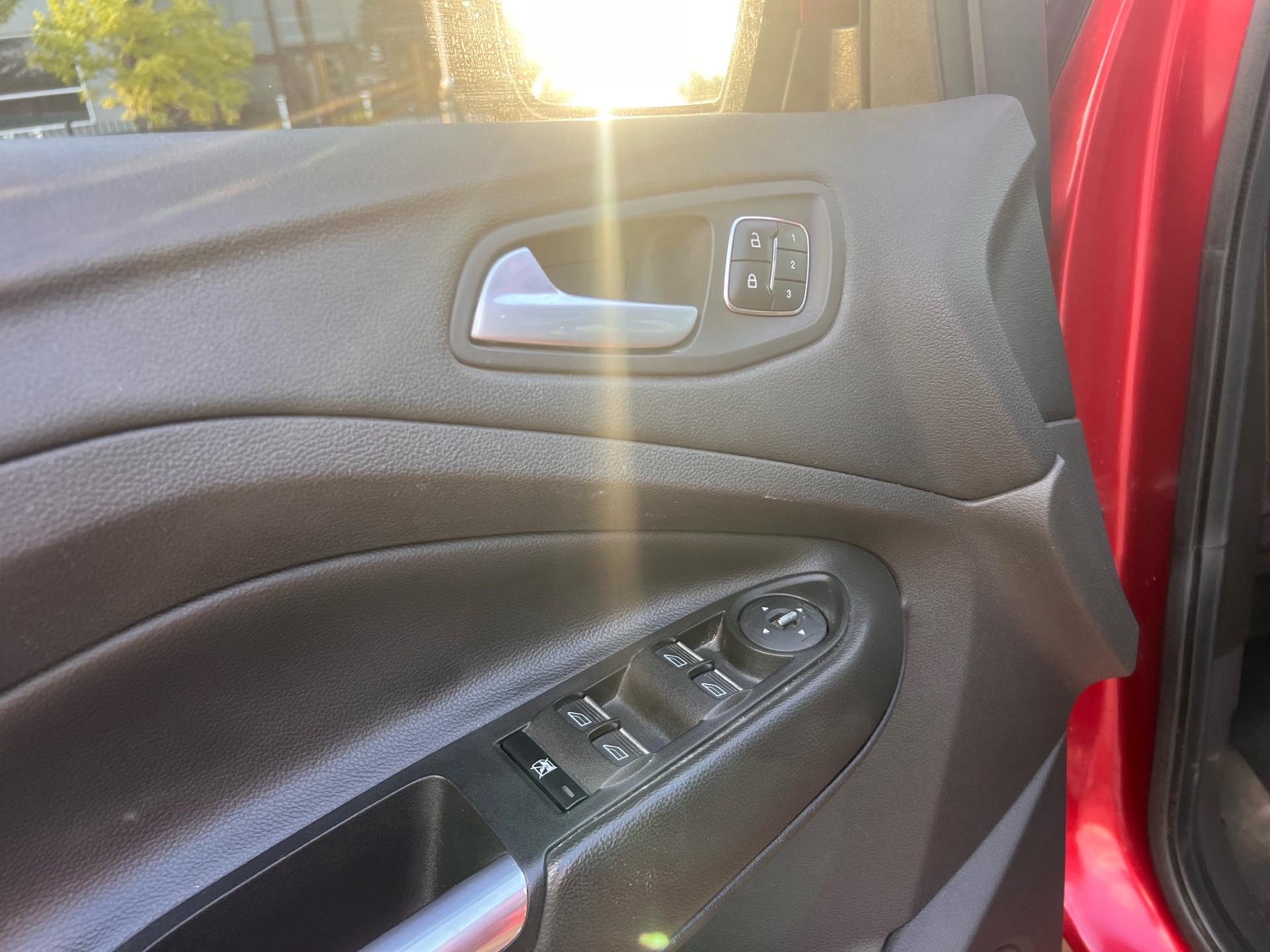 /autocainc/2014-Ford-Escape-7272241005891982.jpg