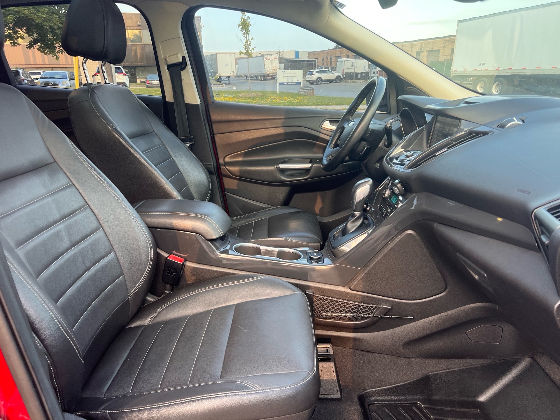 /autocainc/2014-Ford-Escape-747269165293079.jpg