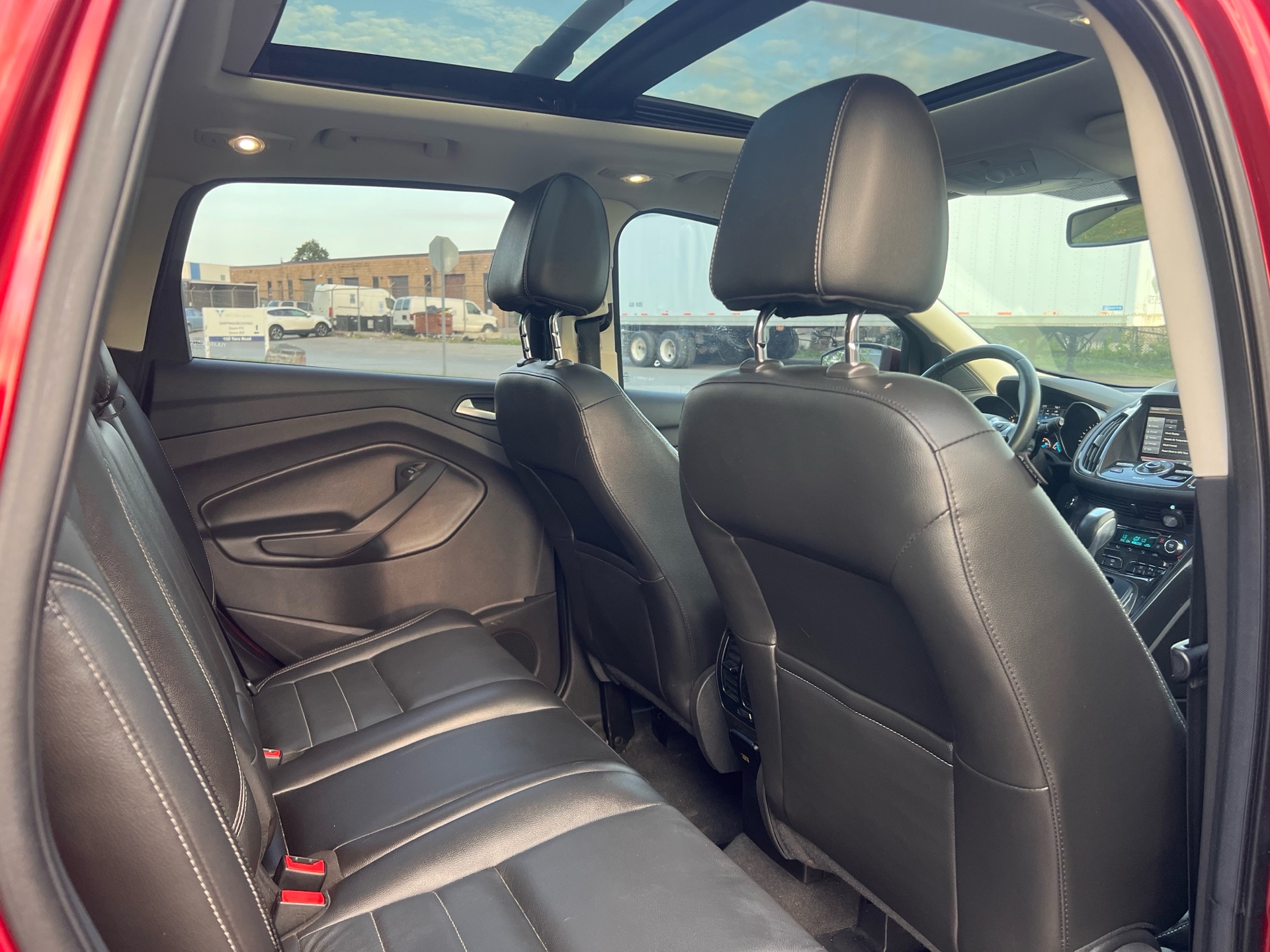 /autocainc/2014-Ford-Escape-8628698253356972.jpg