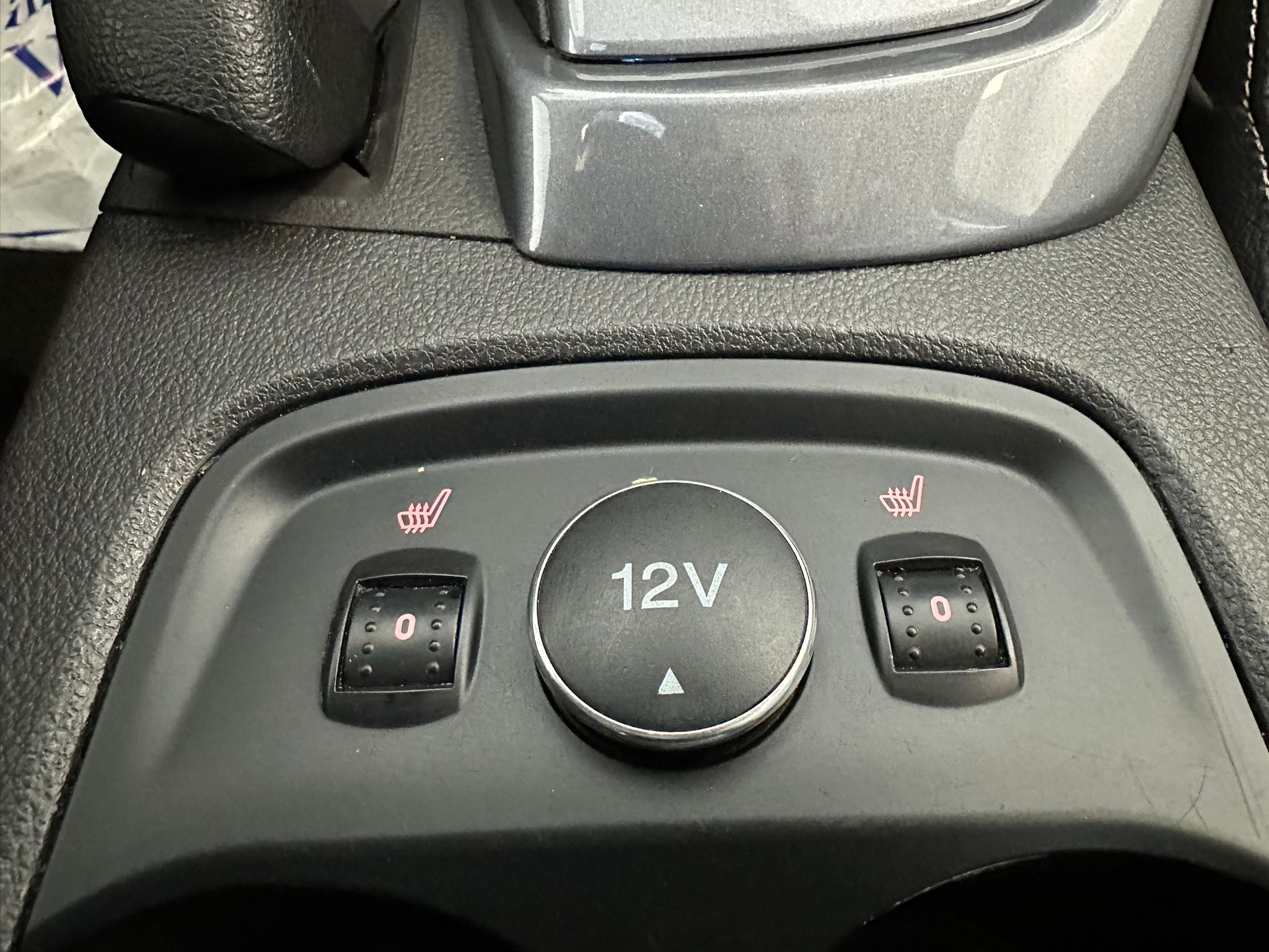 /autocainc/2014-Ford-Focus-43927304045889715.jpg