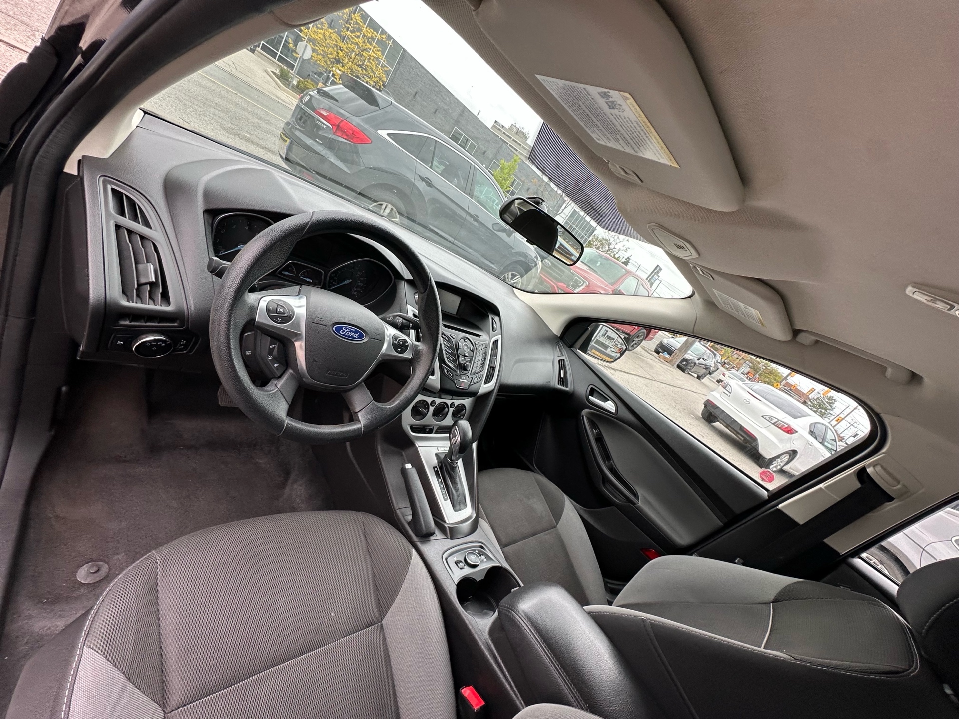 /autocainc/2014-Ford-Focus-9855981157424534.jpg