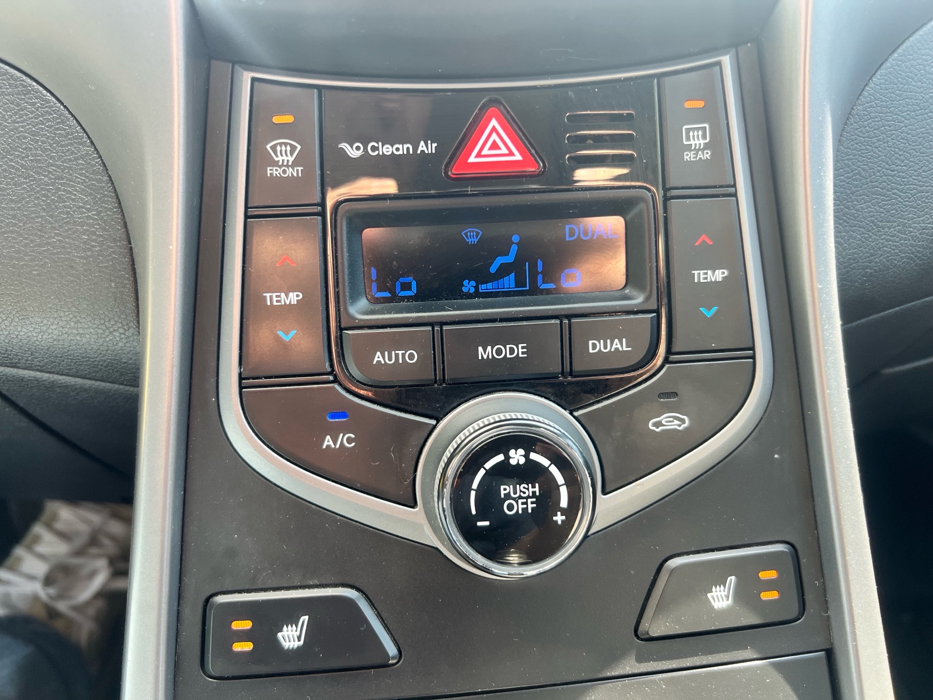 /autocainc/2014-Hyundai-Elantra-006880229441799113.jpg
