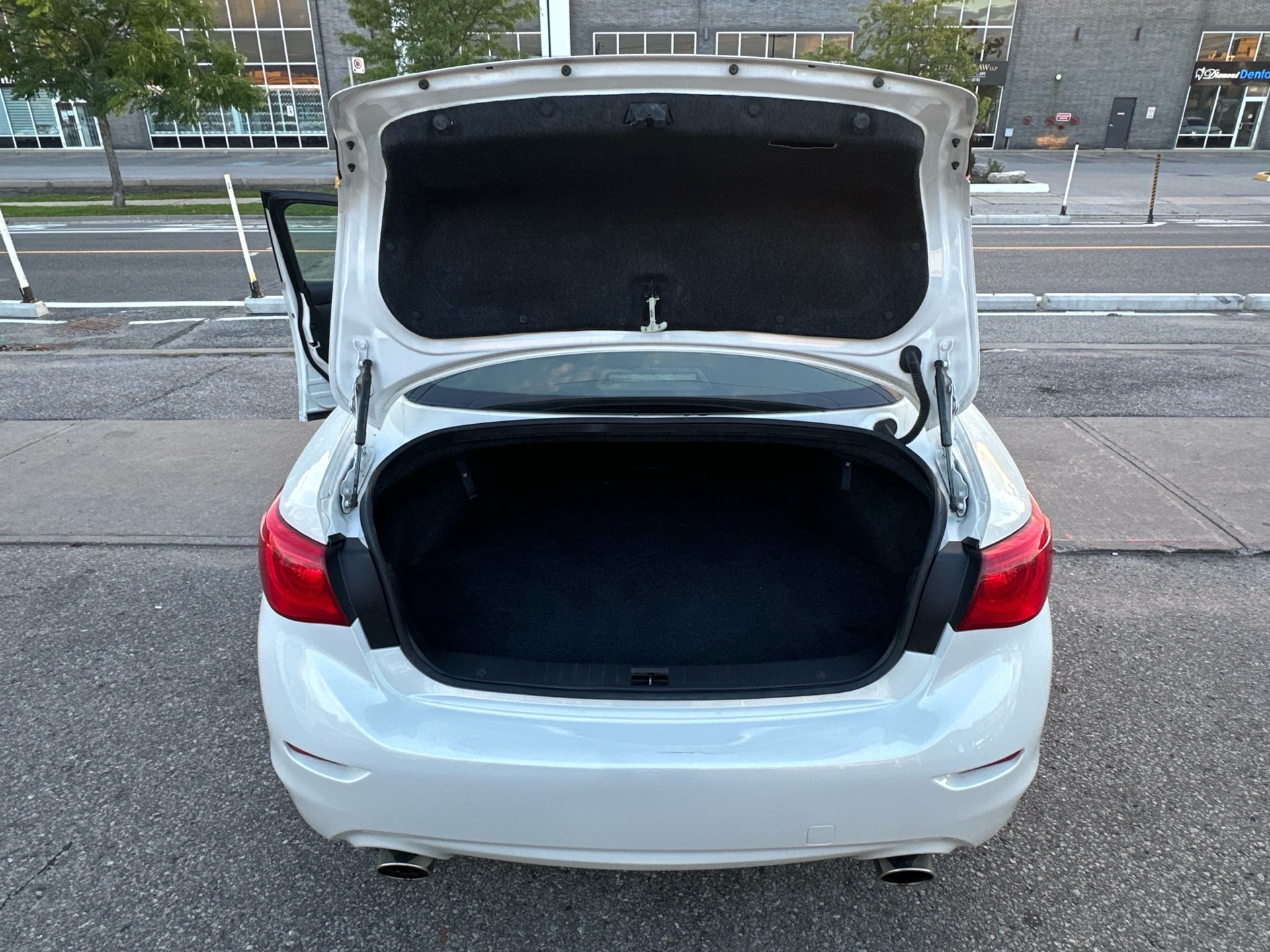 /autocainc/2014-Infiniti-Q50-1002089549745453.jpg
