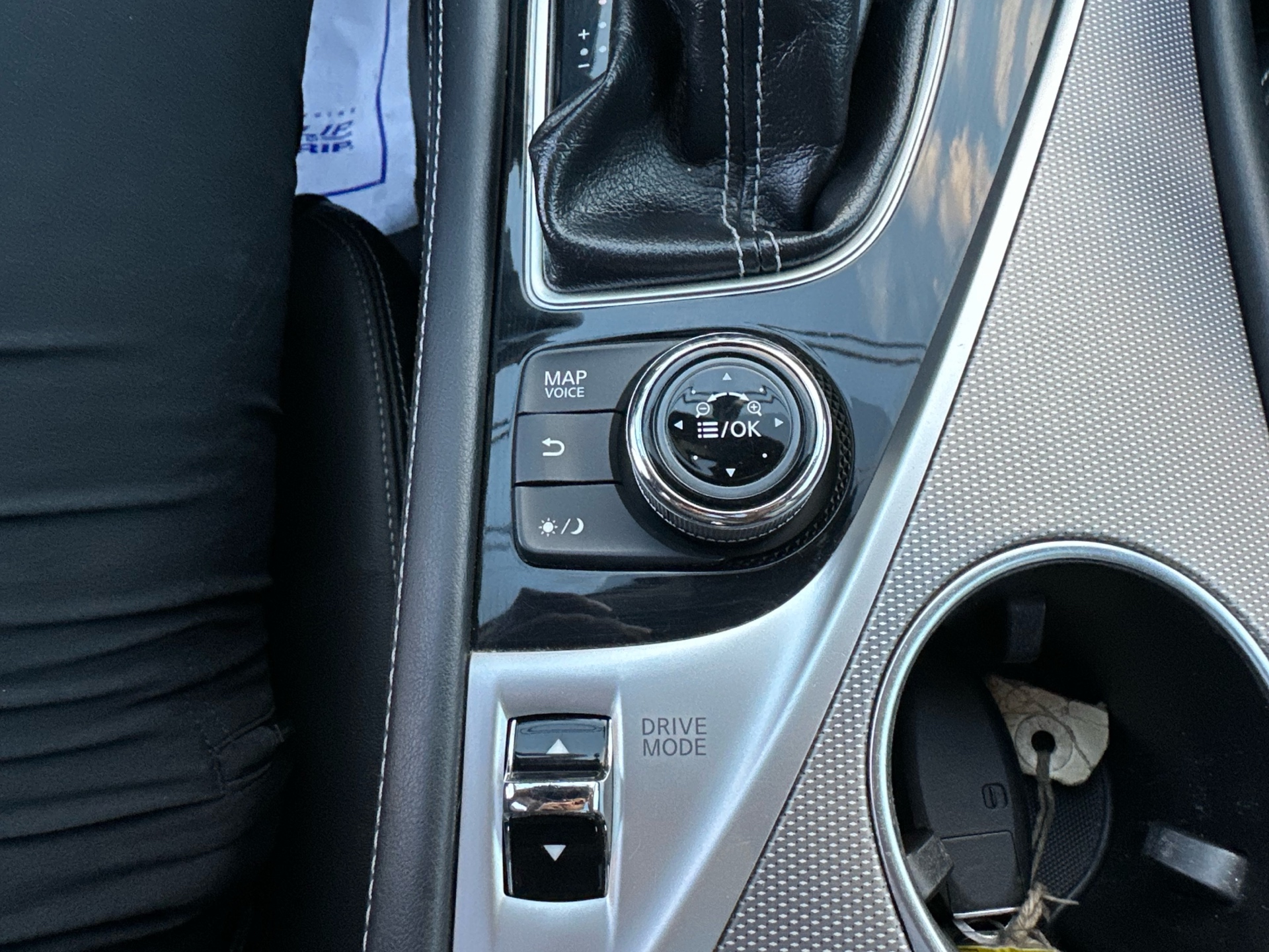 /autocainc/2014-Infiniti-Q50-20040673527235242.jpg