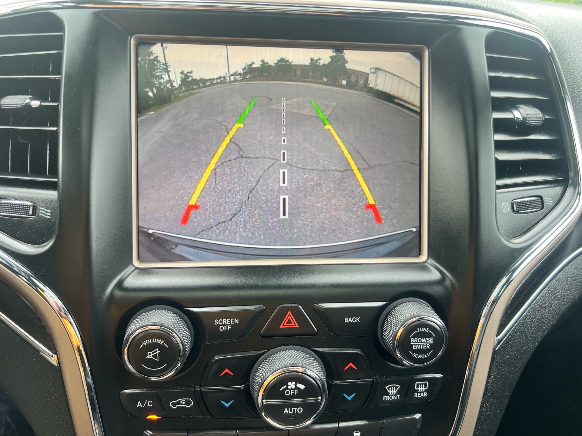 /autocainc/2014-Jeep-GrandCherokee-09977171126637496.jpg