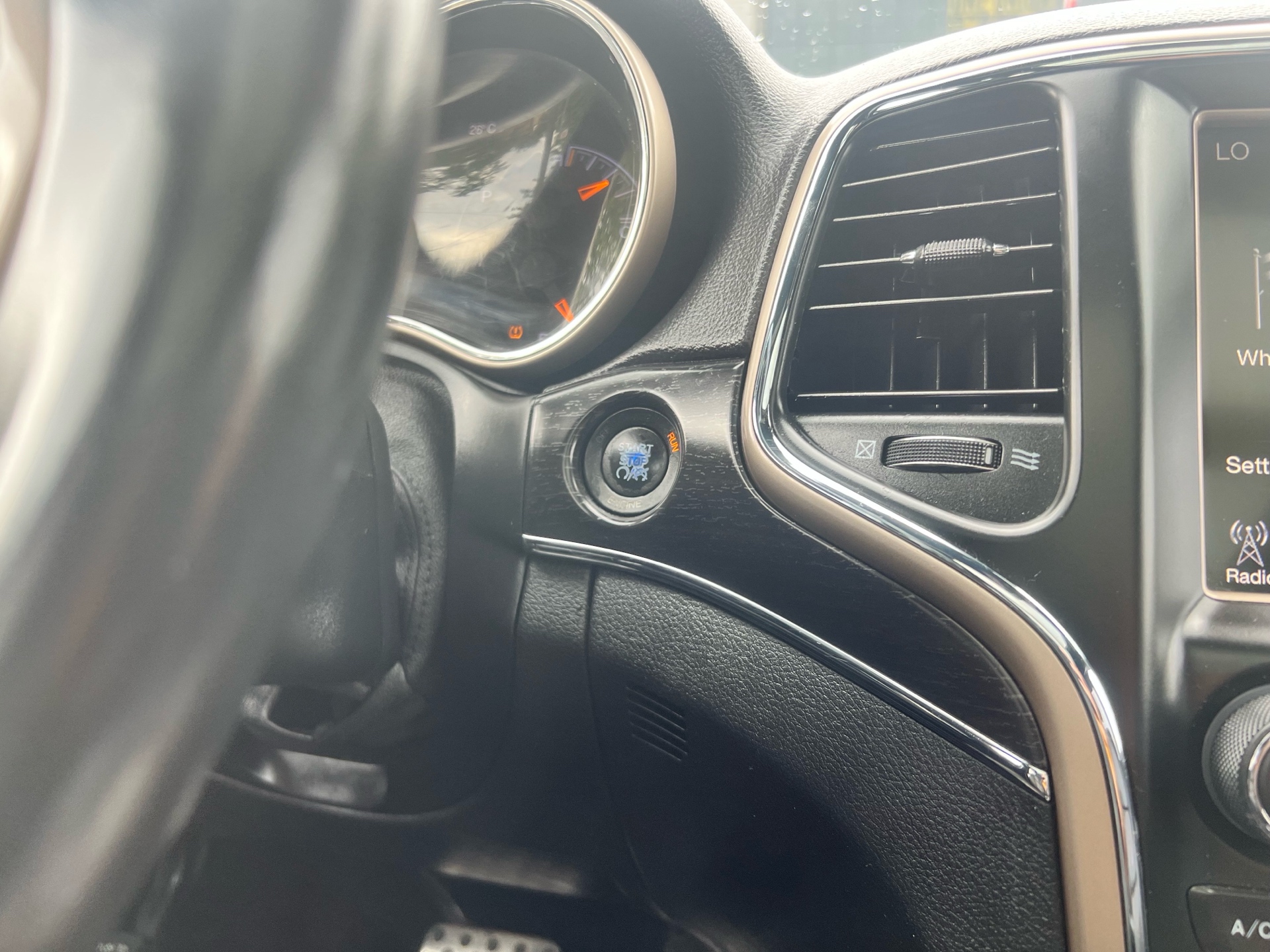 /autocainc/2014-Jeep-GrandCherokee-1970282269009609.jpg