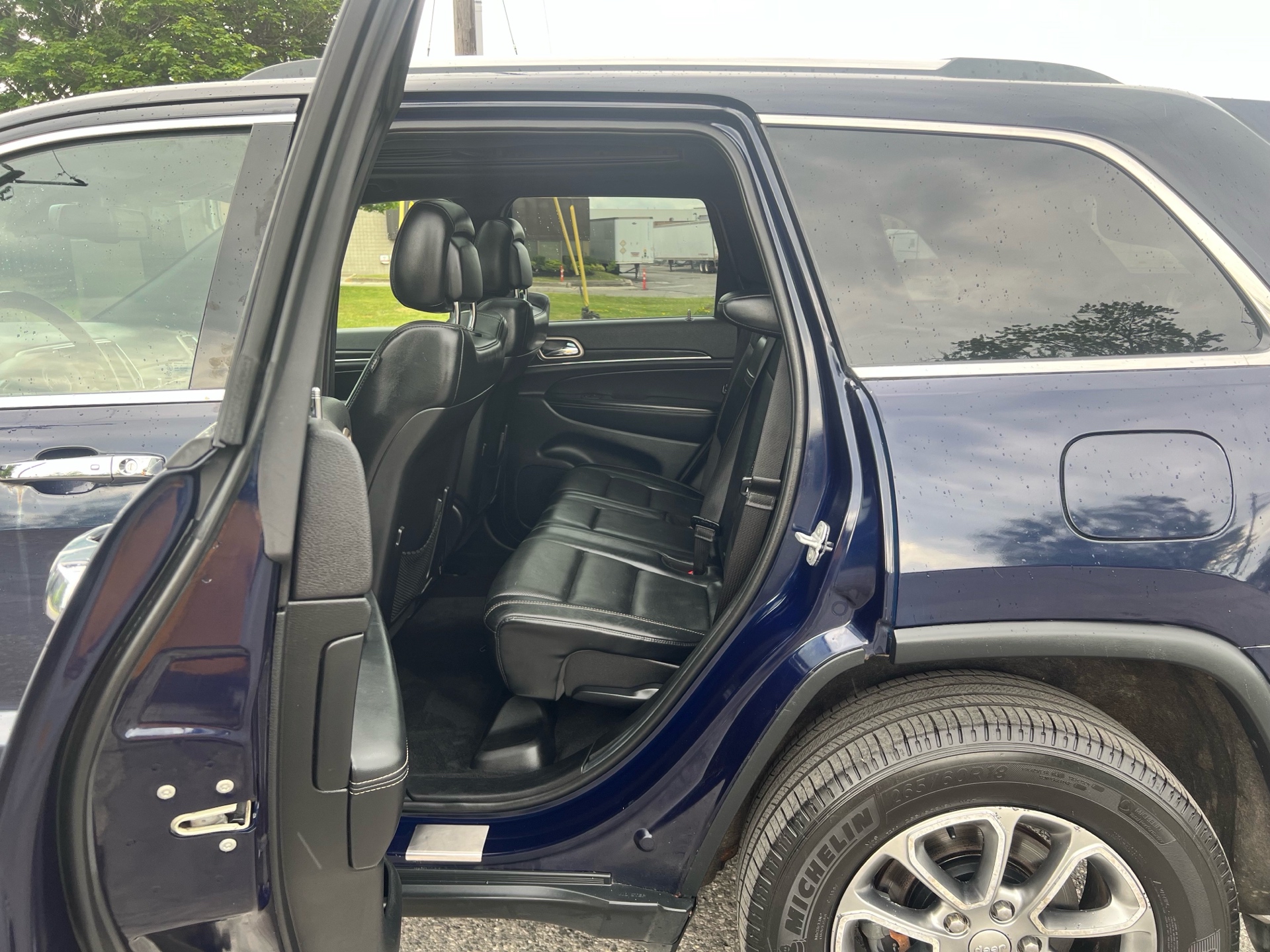 /autocainc/2014-Jeep-GrandCherokee-19820897395729542.jpg