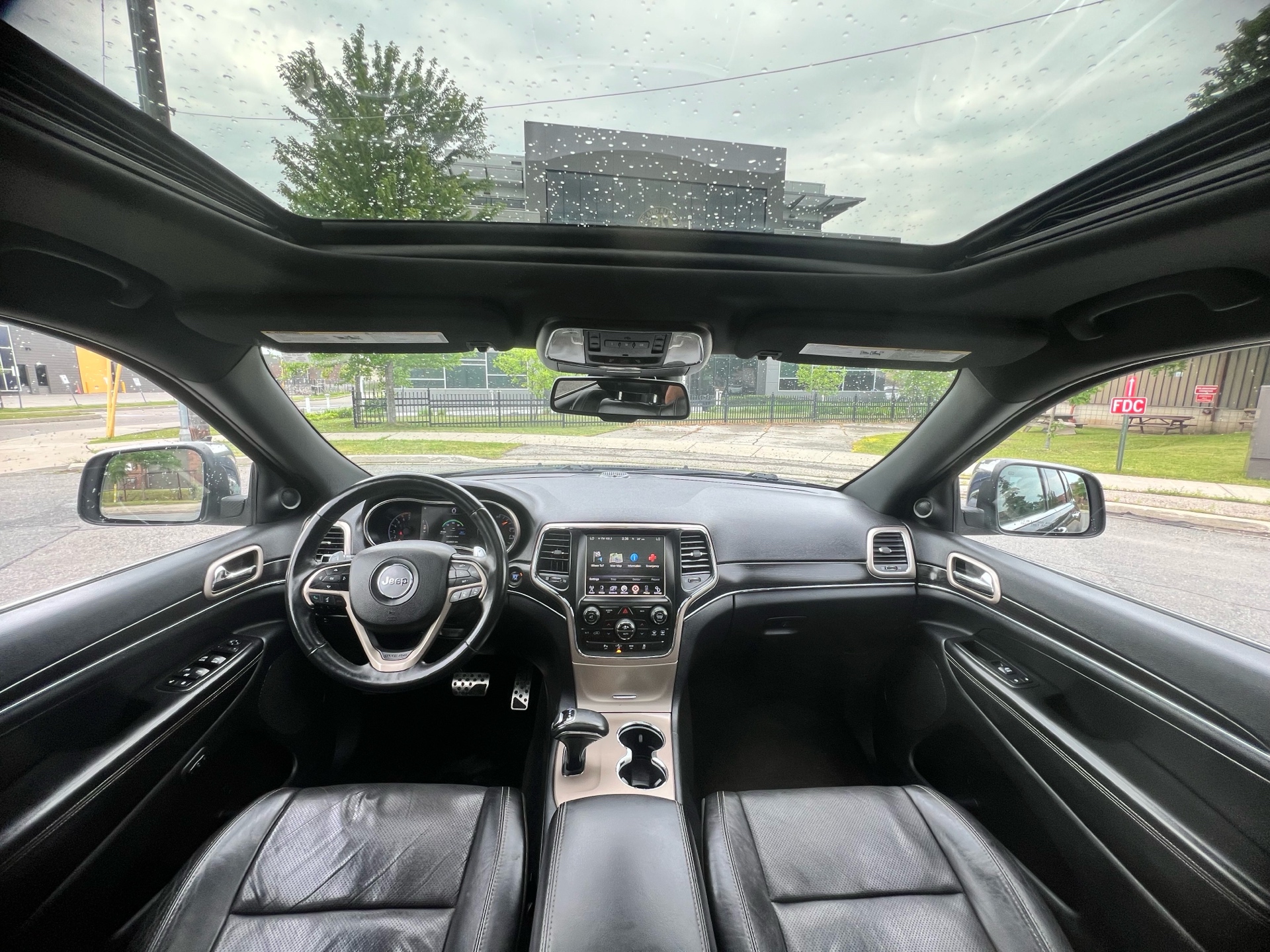 /autocainc/2014-Jeep-GrandCherokee-20171937919509197.jpg