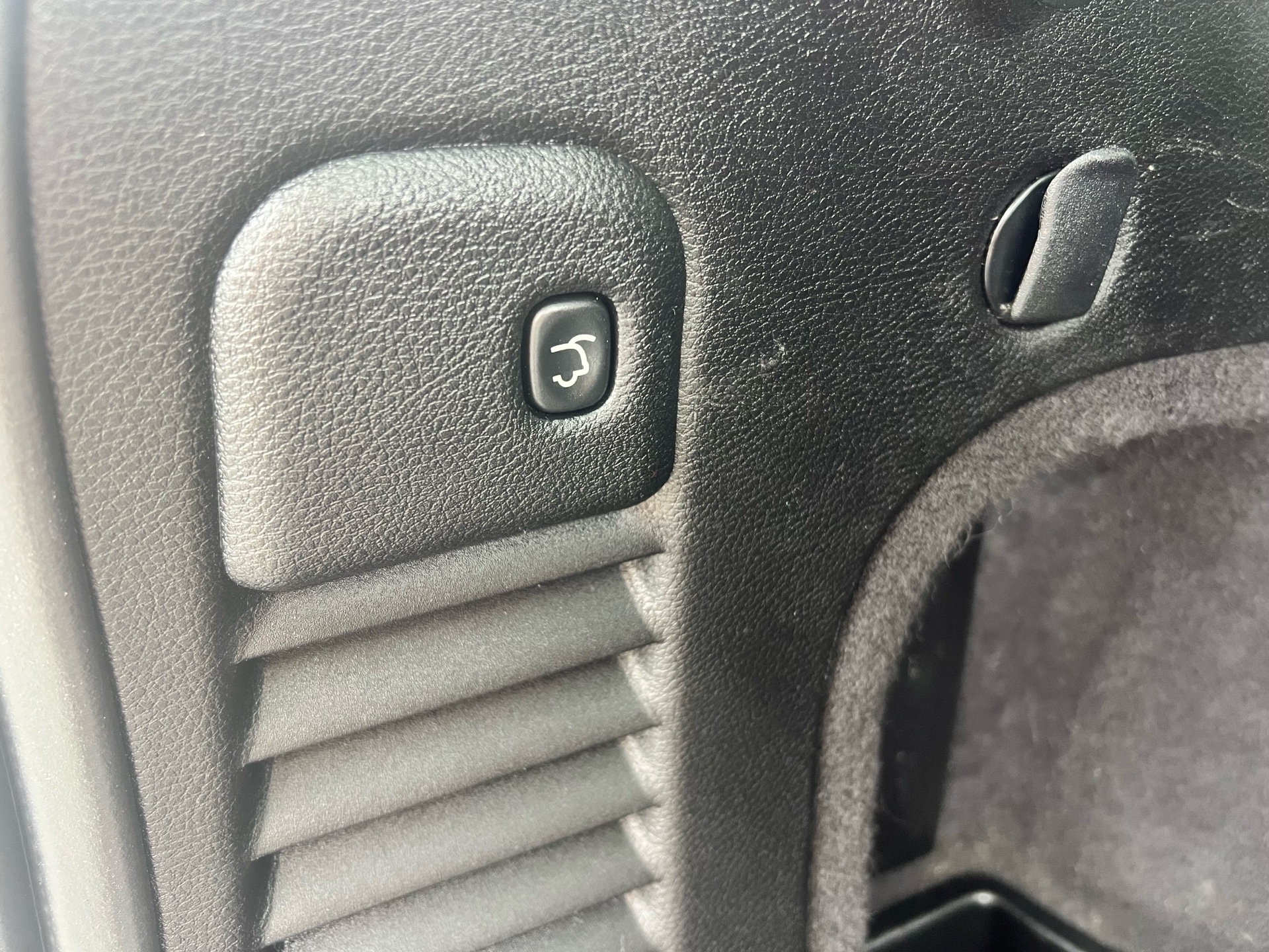 /autocainc/2014-Jeep-GrandCherokee-248364860869988.jpg