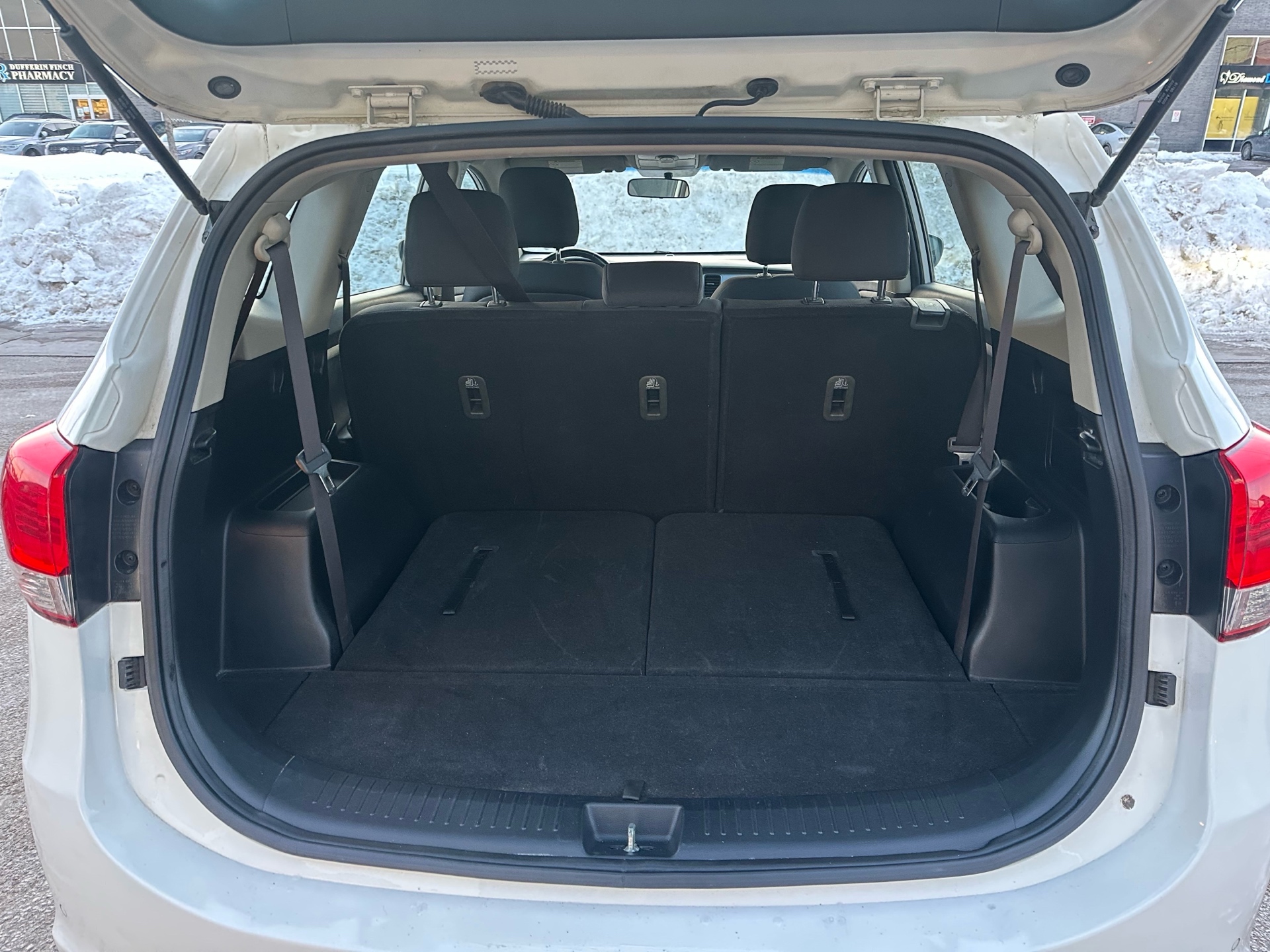 /autocainc/2014-Kia-Rondo-0039569104183700965.jpg