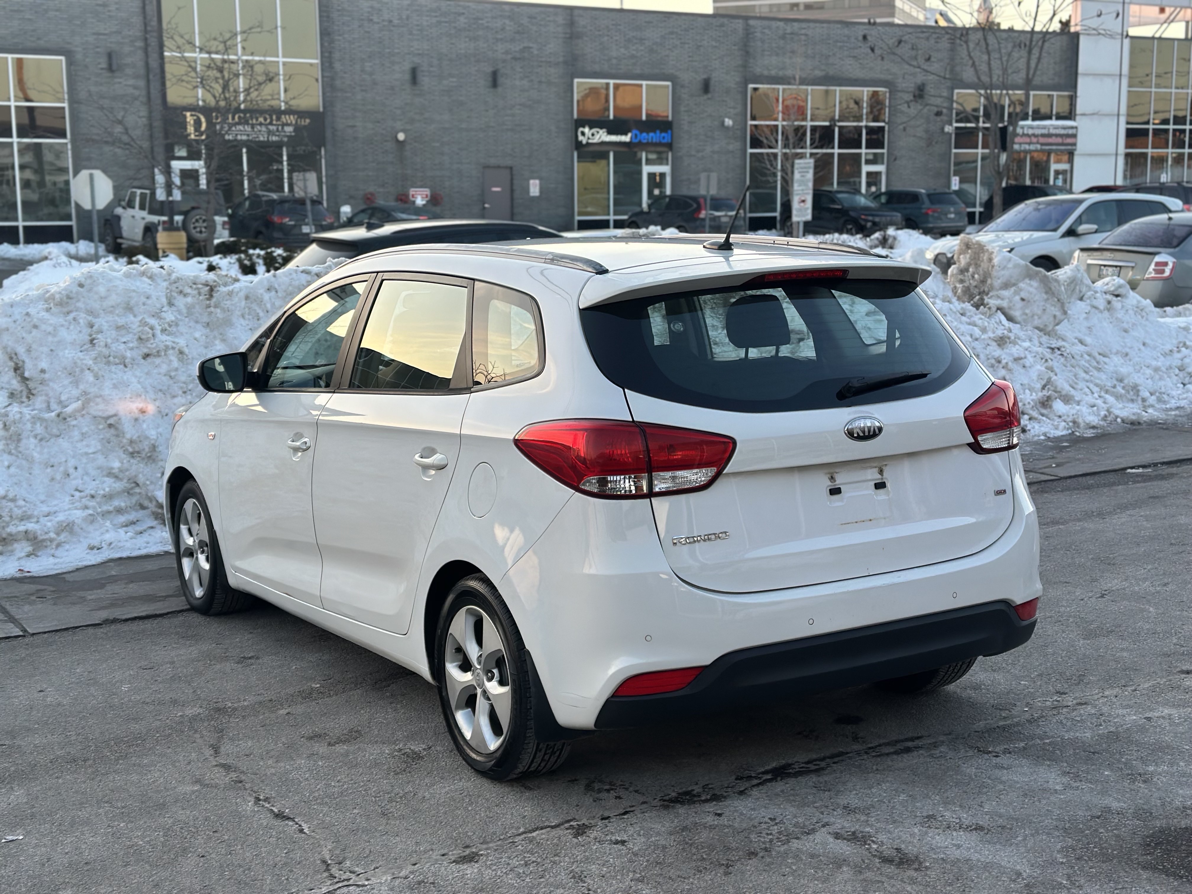 /autocainc/2014-Kia-Rondo-03757435287263844.jpg